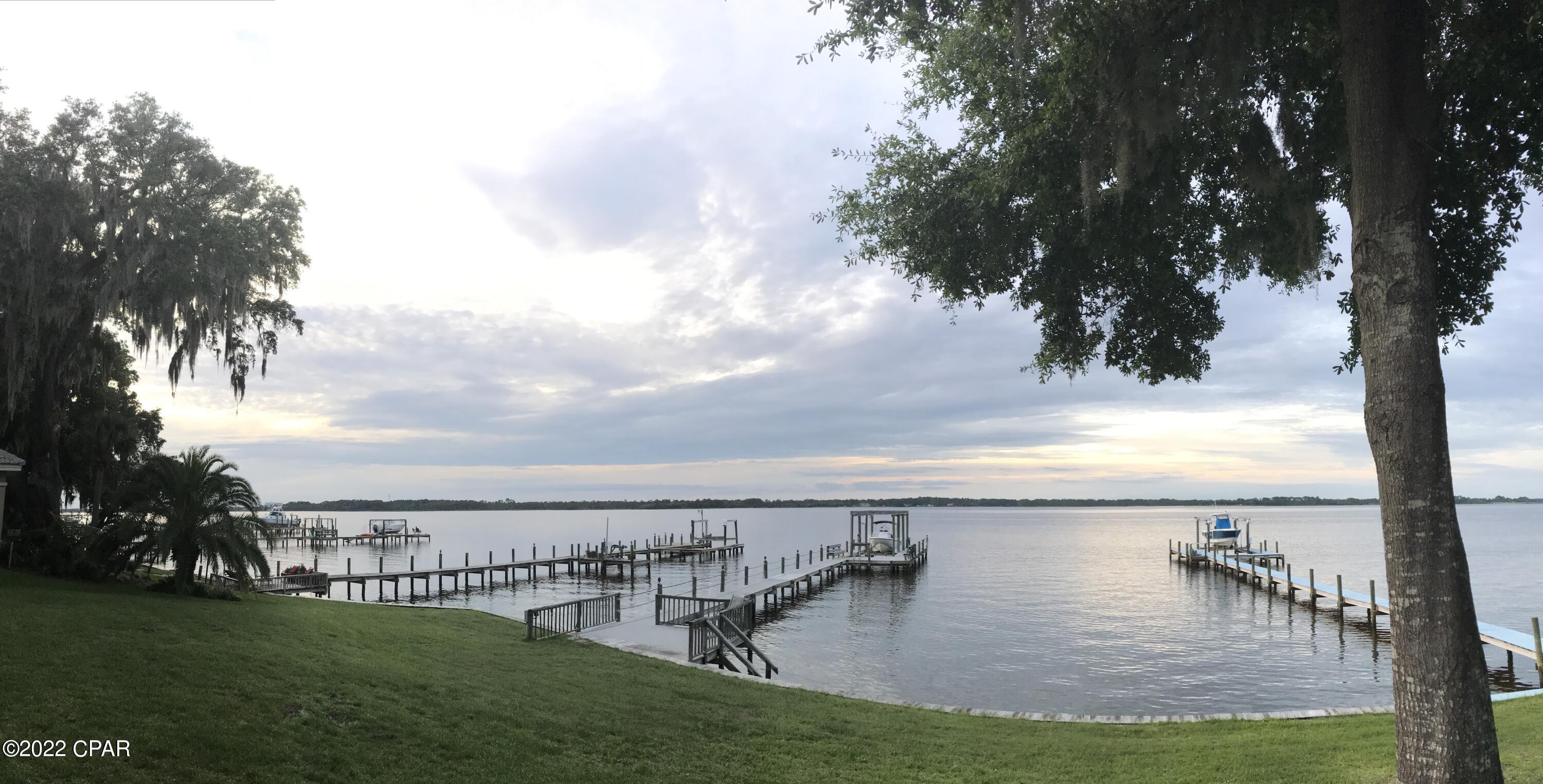 Tropical Bay - Residential