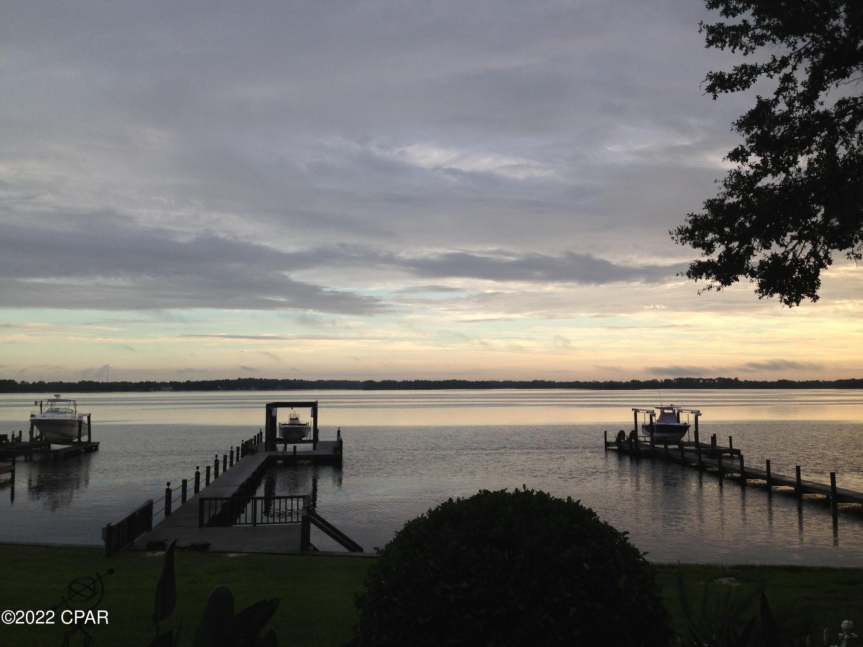 Tropical Bay - Residential