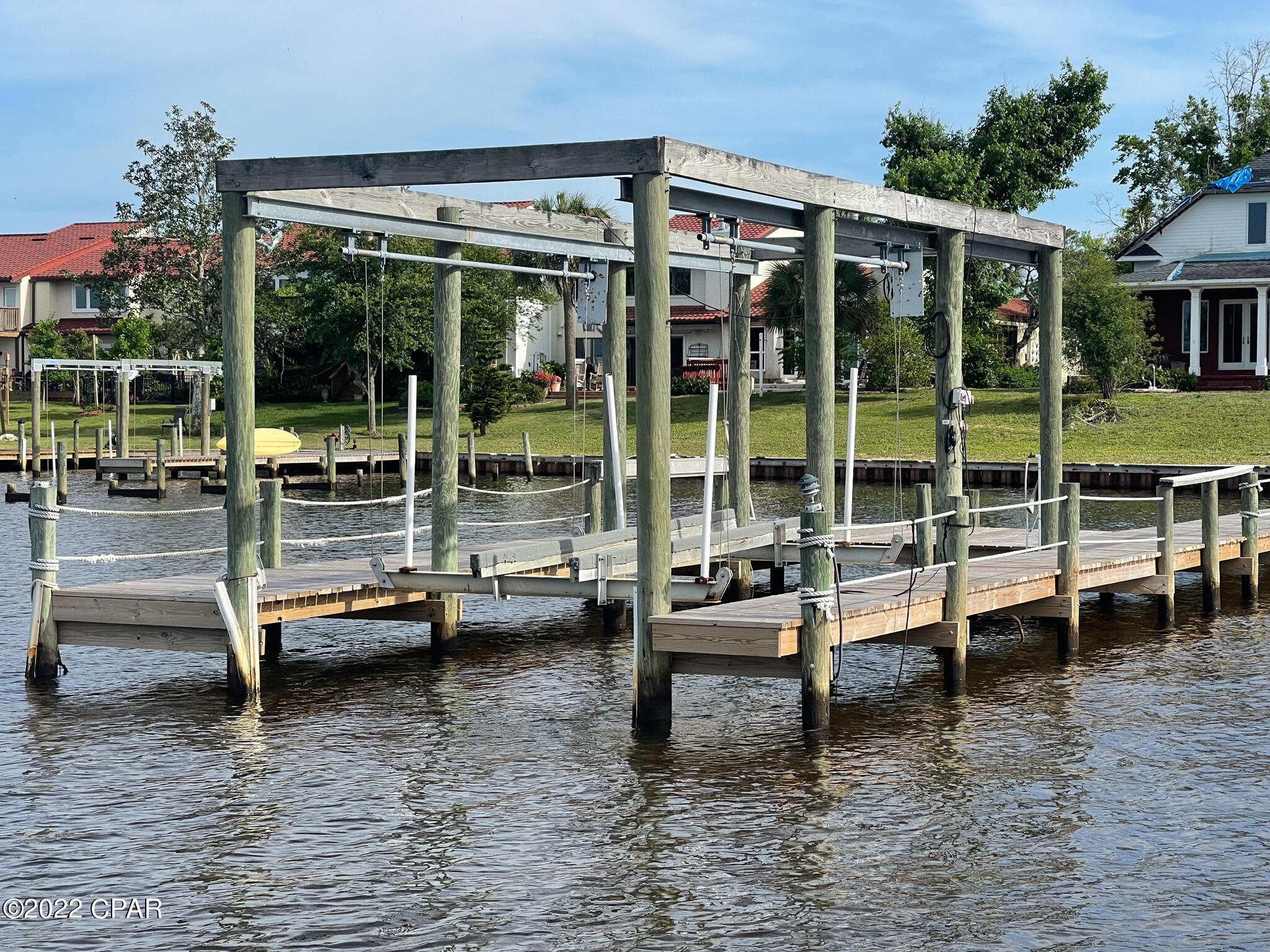 Tropical Bay - Residential