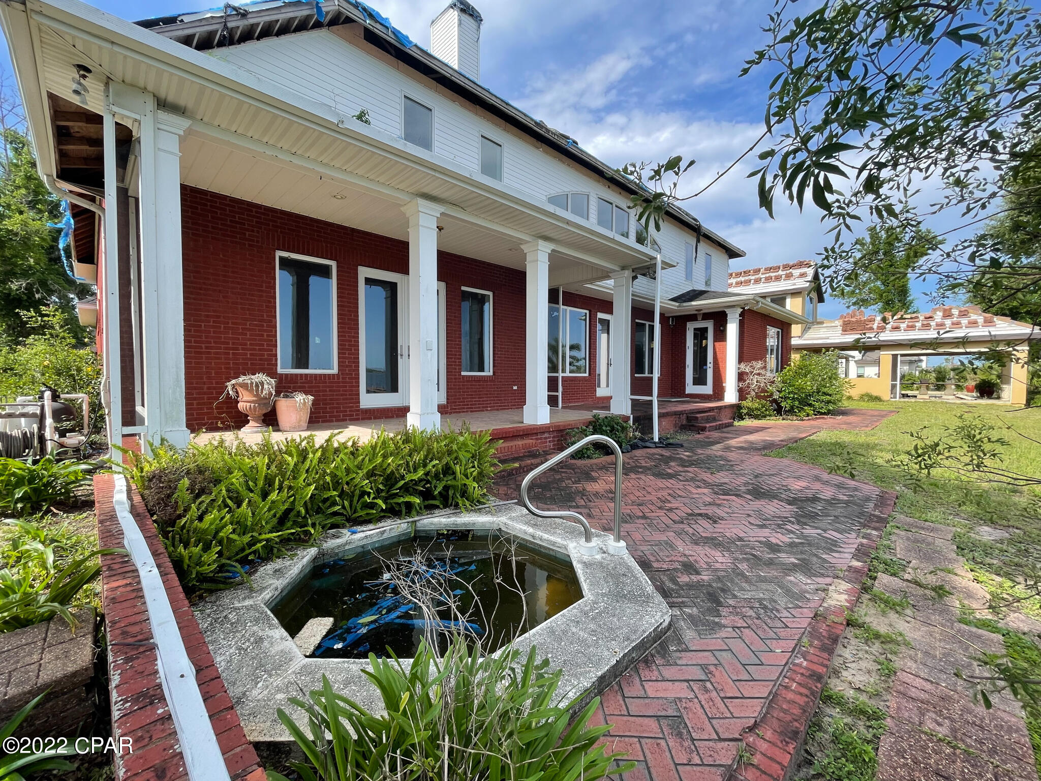 Tropical Bay - Residential