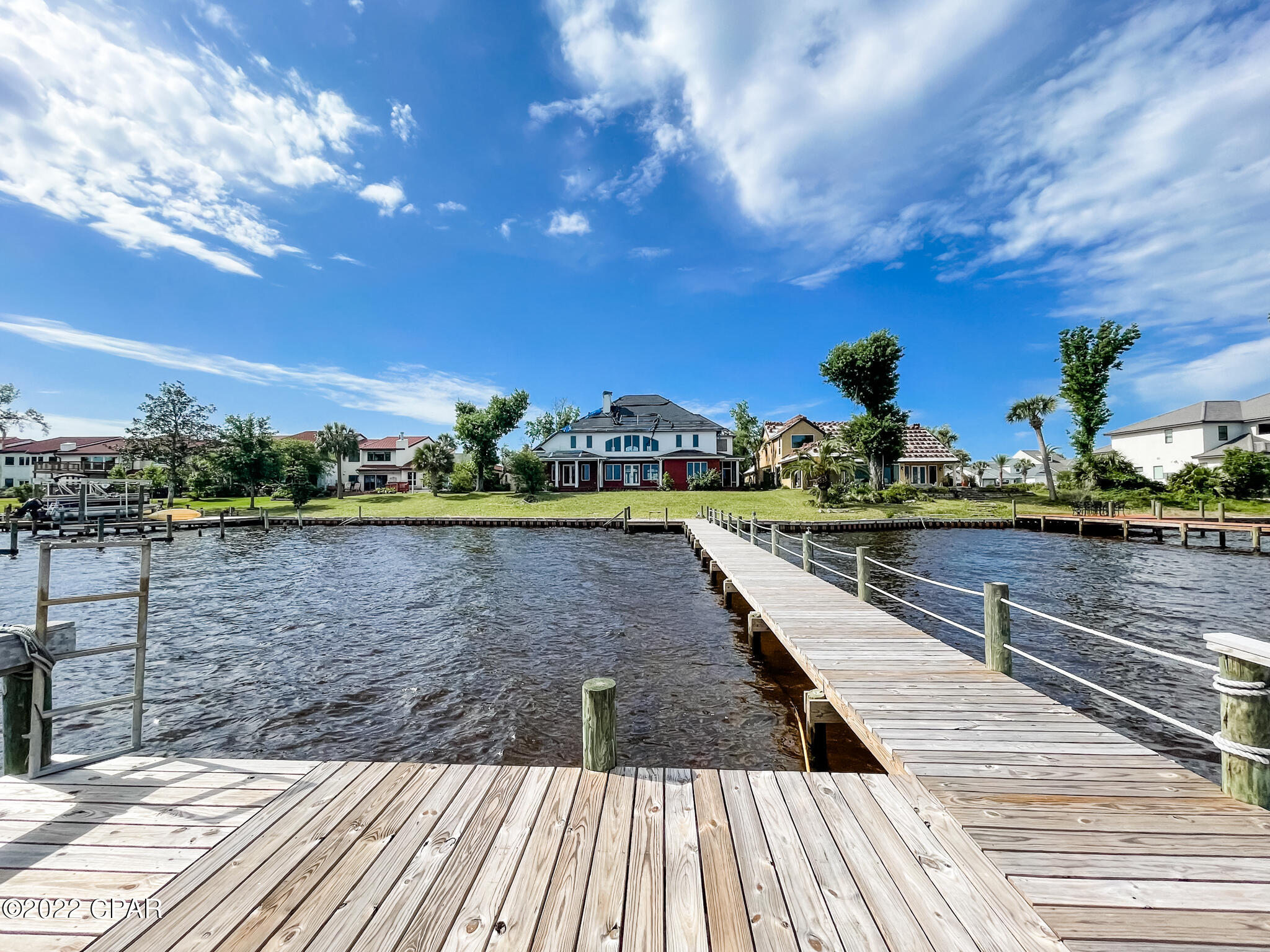 Tropical Bay - Residential