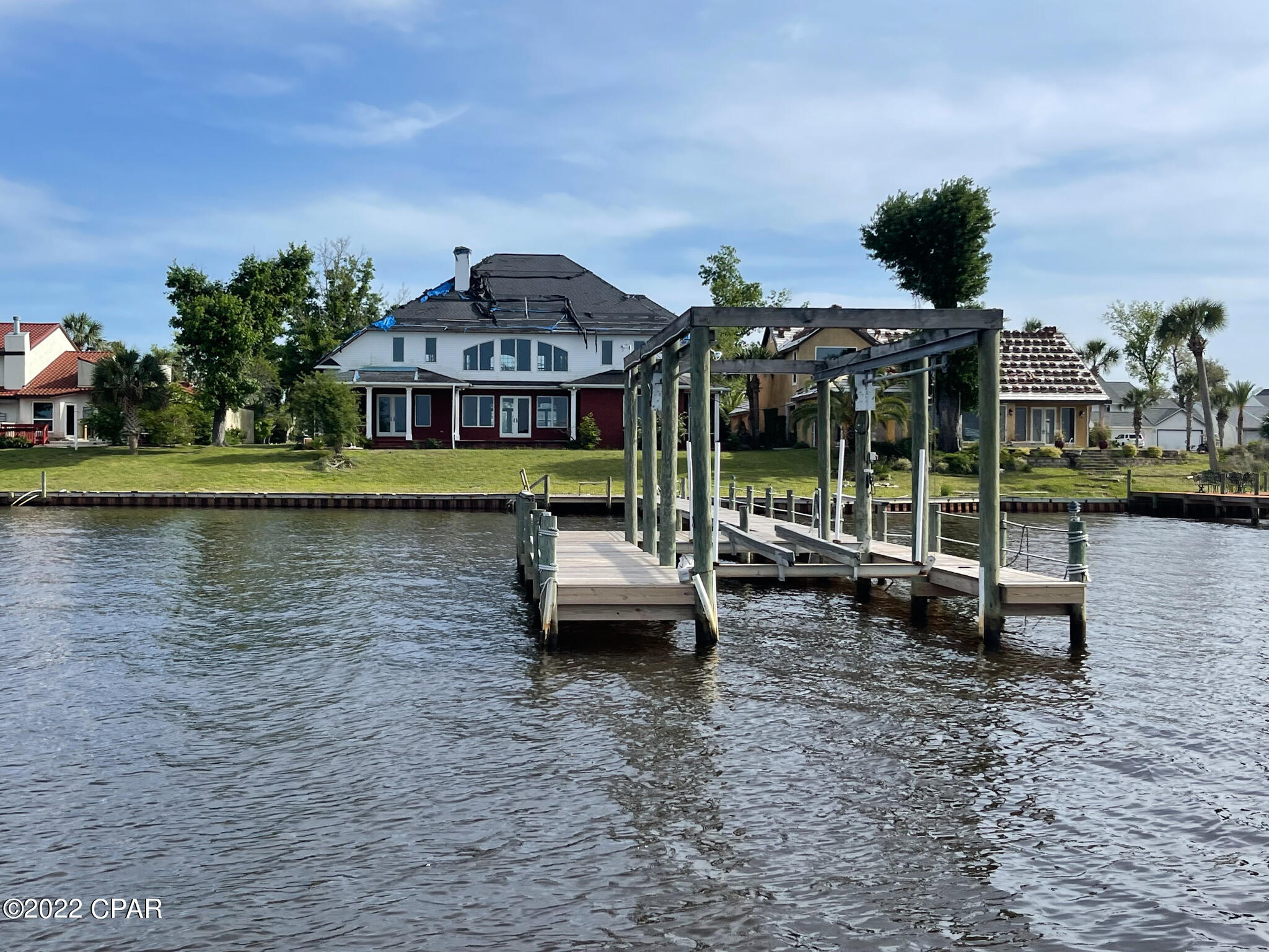 Tropical Bay - Residential