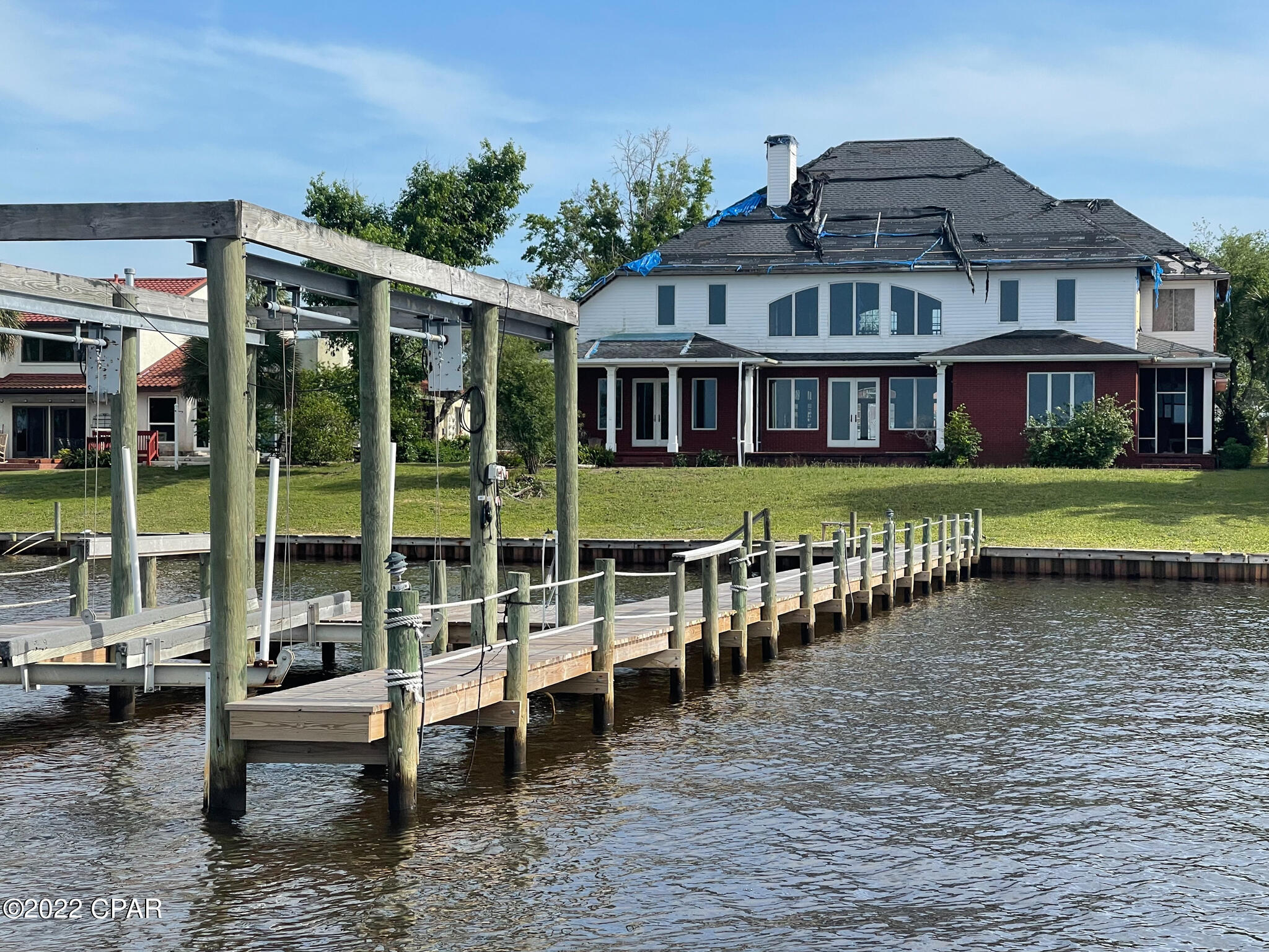 Tropical Bay - Residential