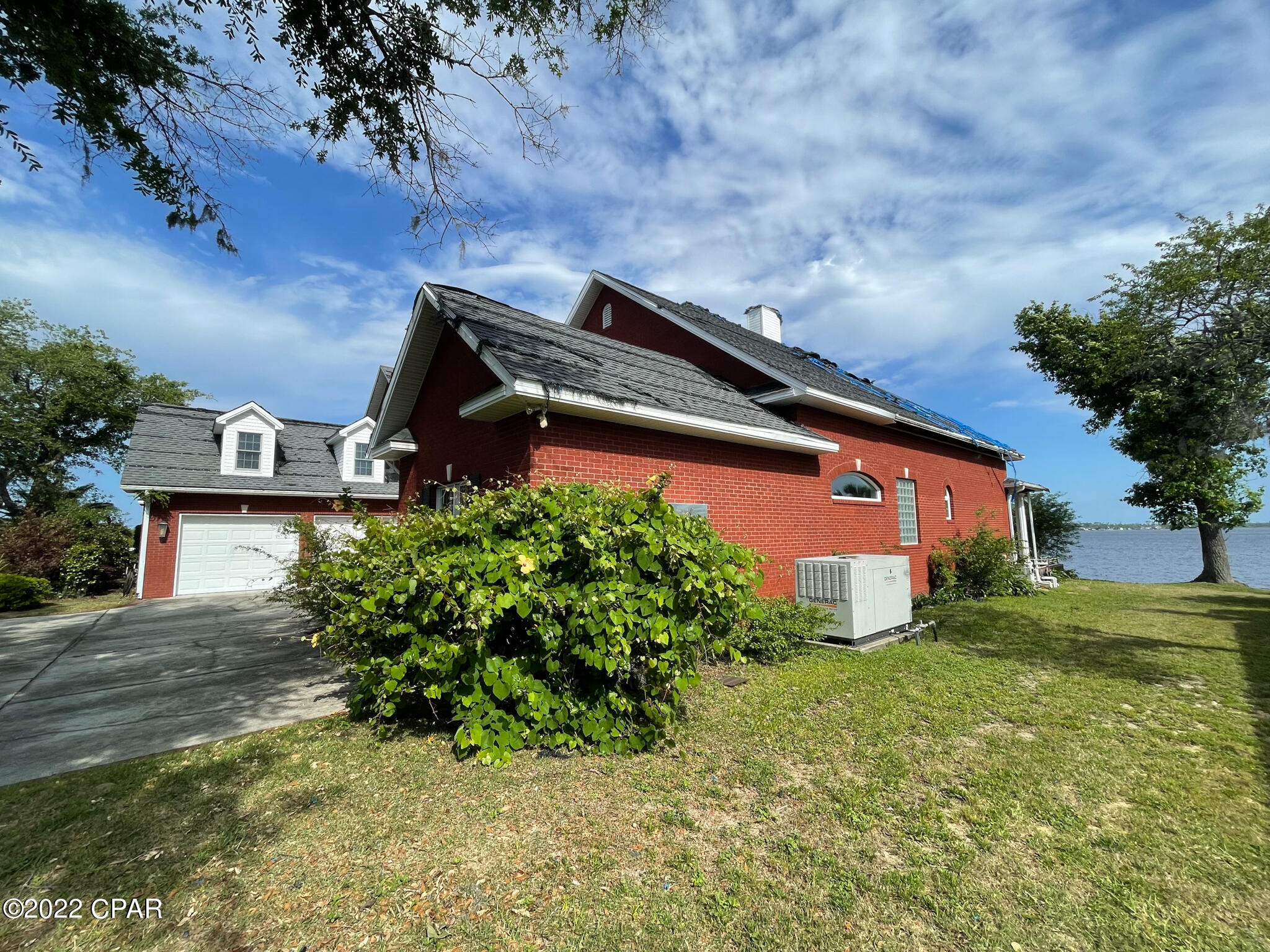 Tropical Bay - Residential
