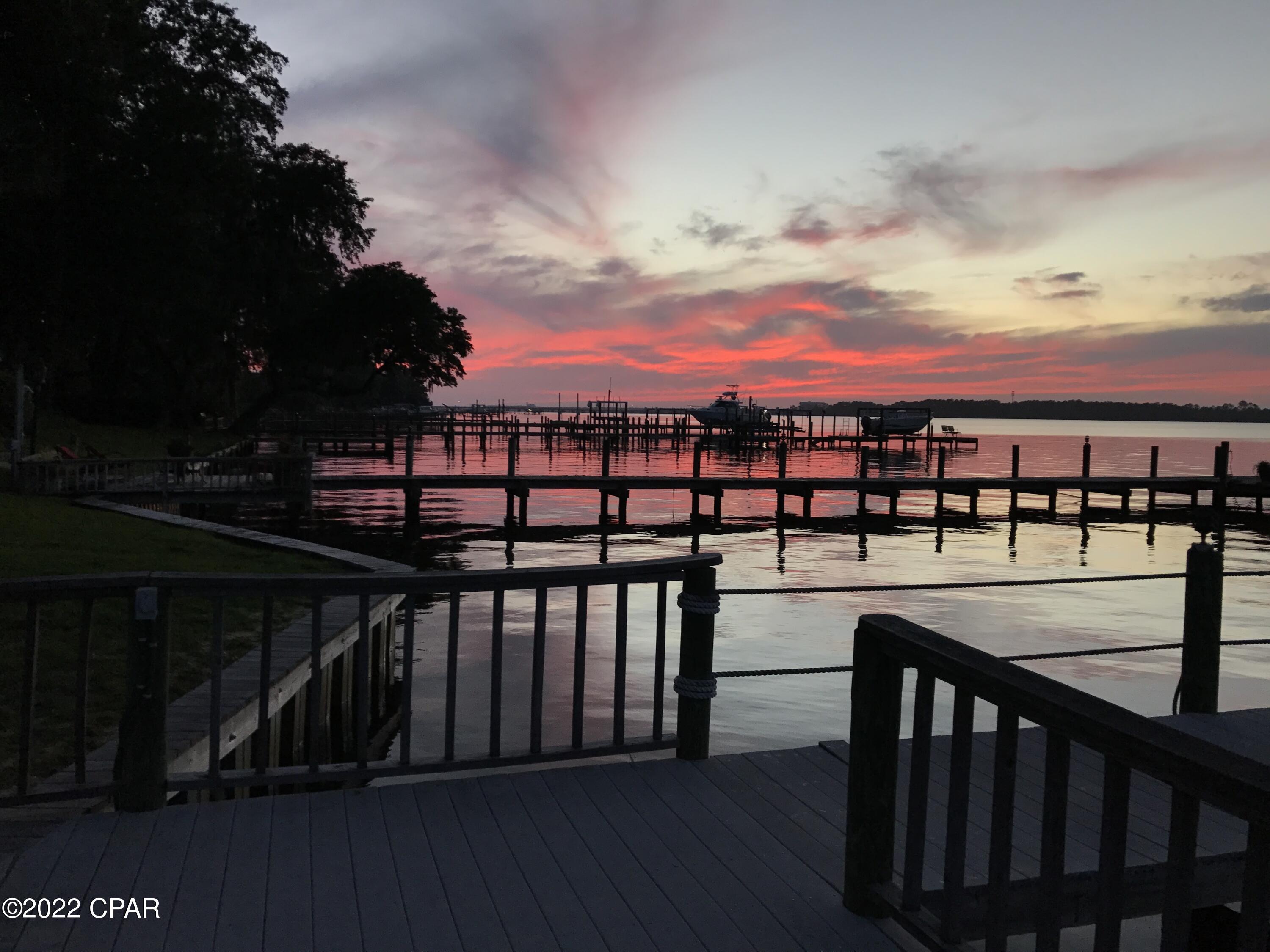 Tropical Bay - Residential