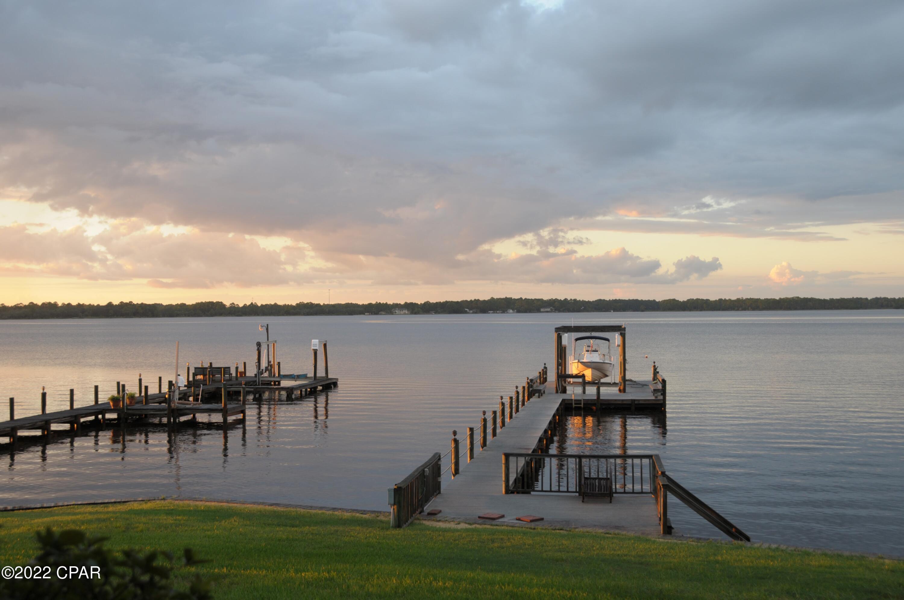 Tropical Bay - Residential