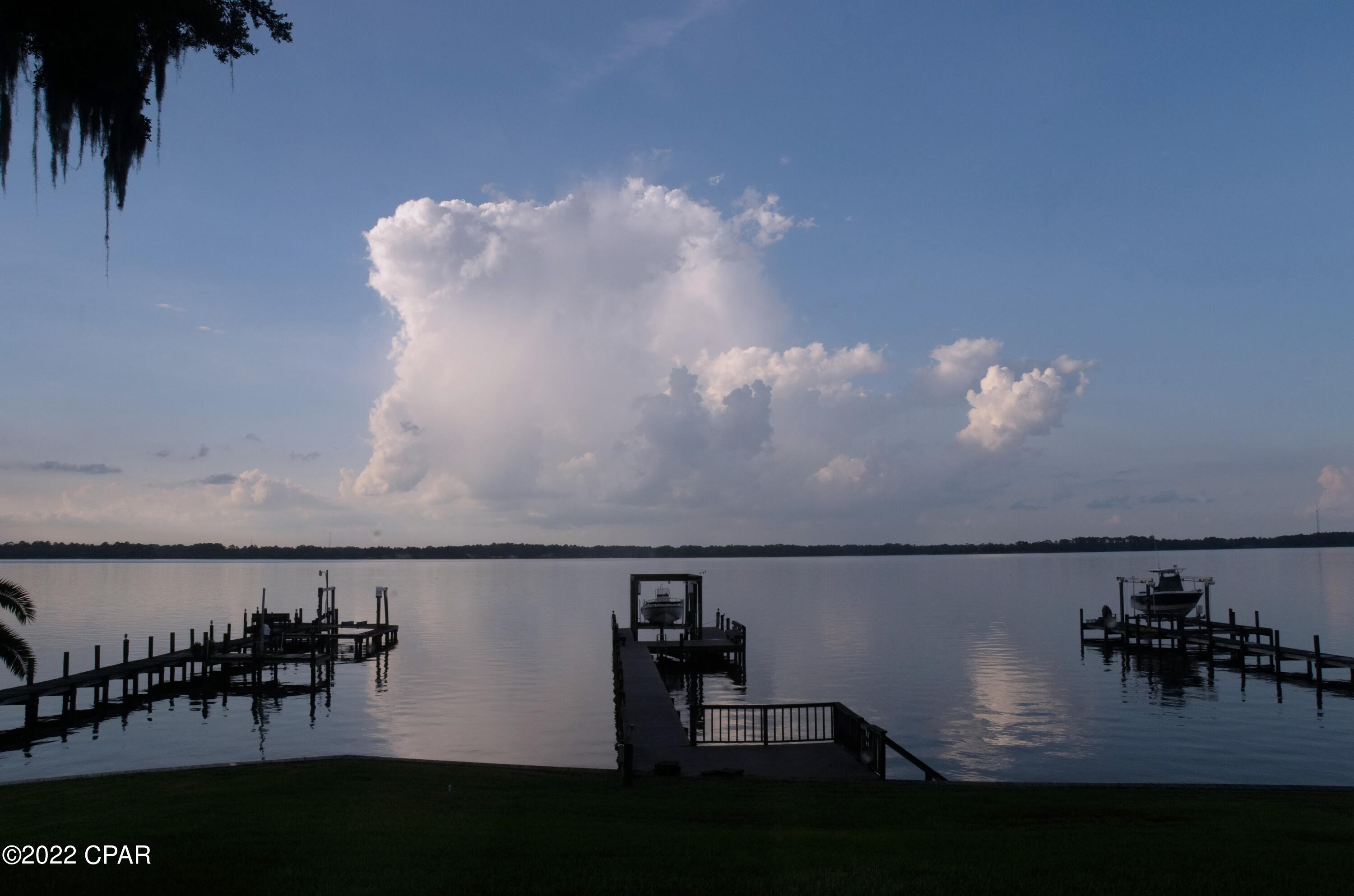 Tropical Bay - Residential