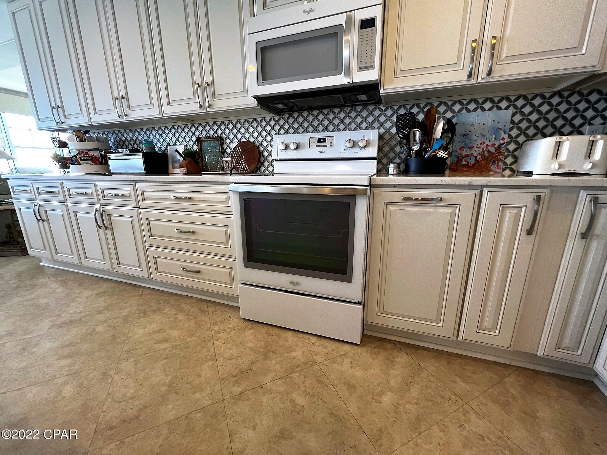 En Soleil Condo - Residential