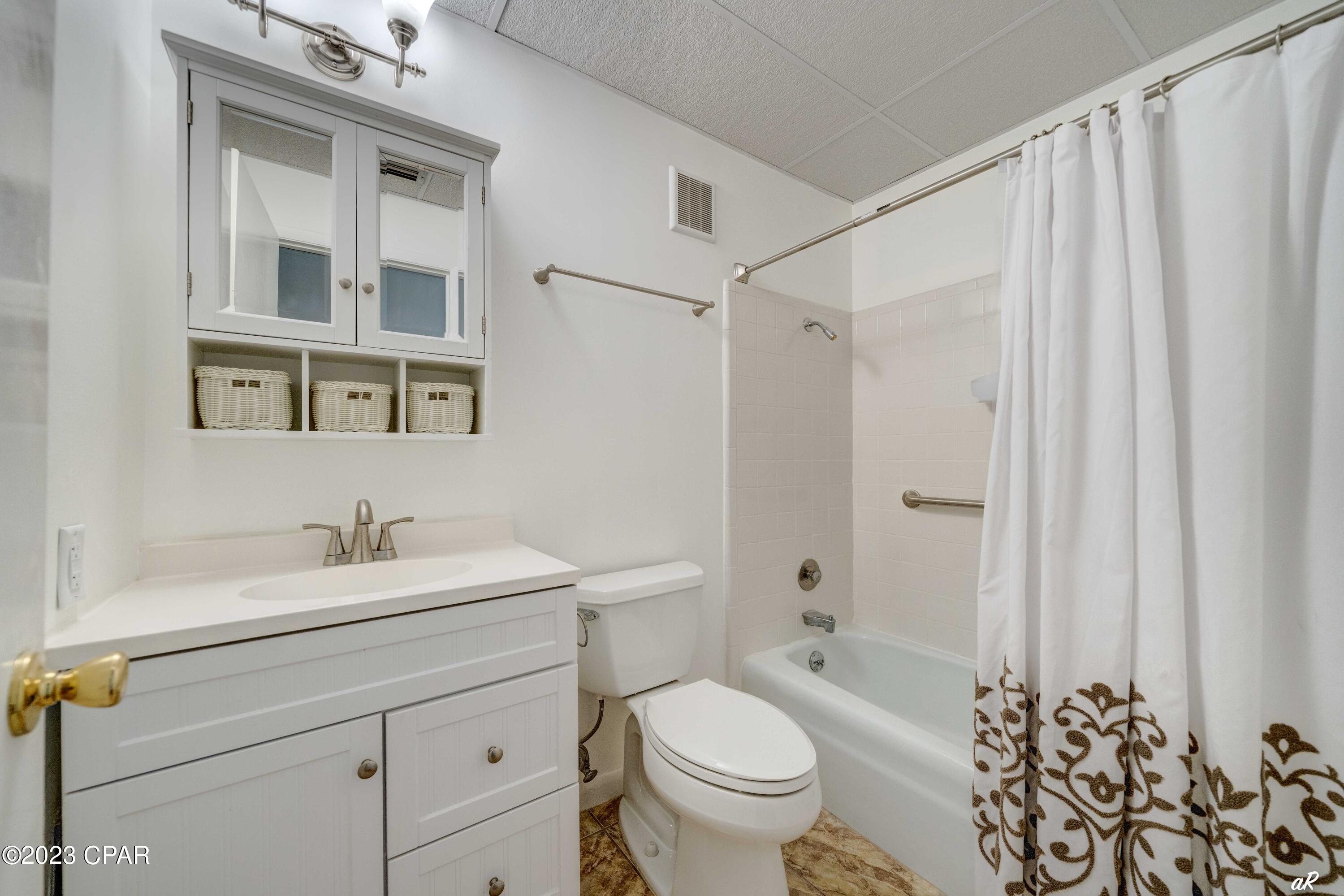 Bay Club Condo Ph 2 - Residential