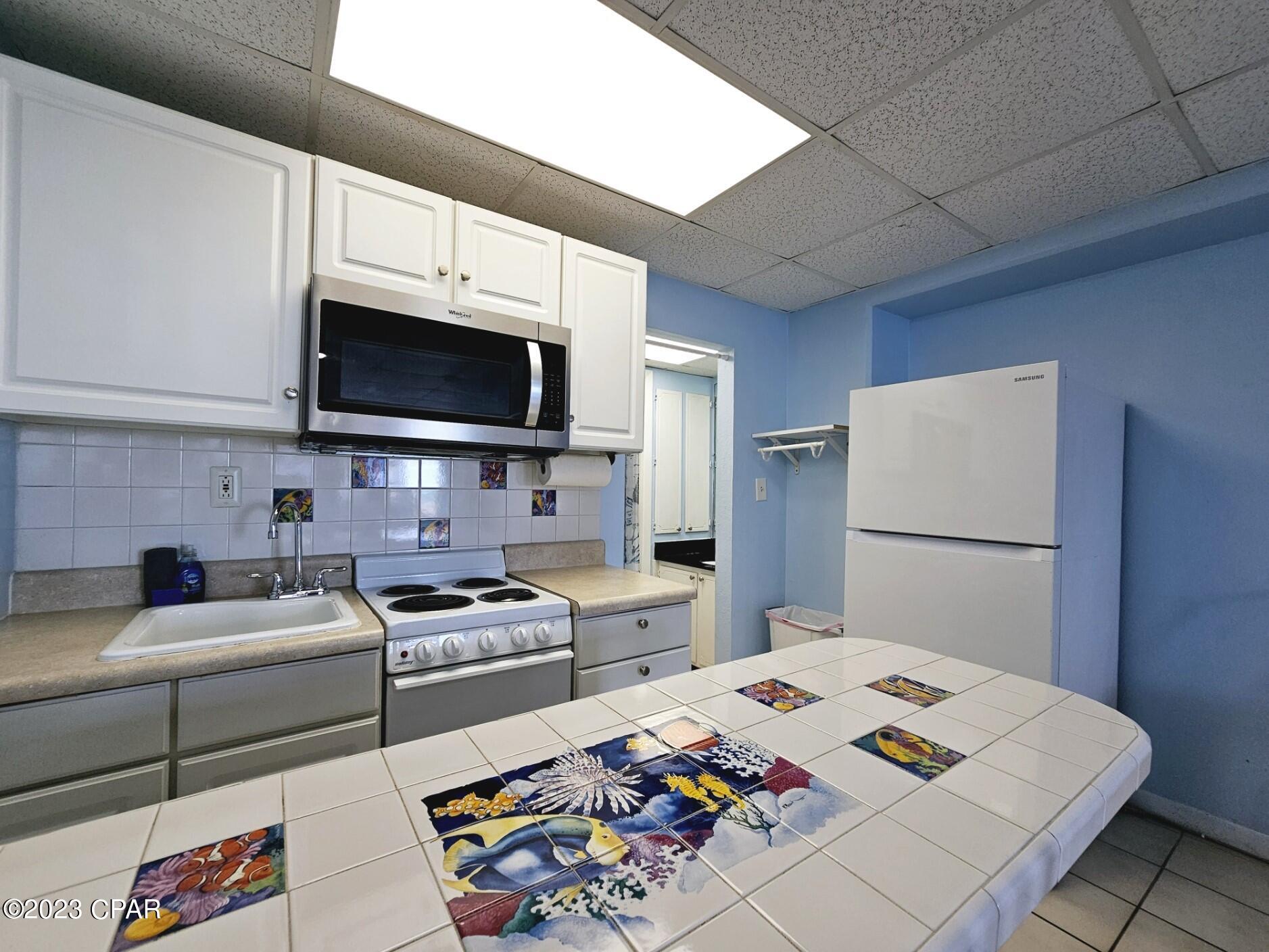 Fontainebleau Terrace - Residential