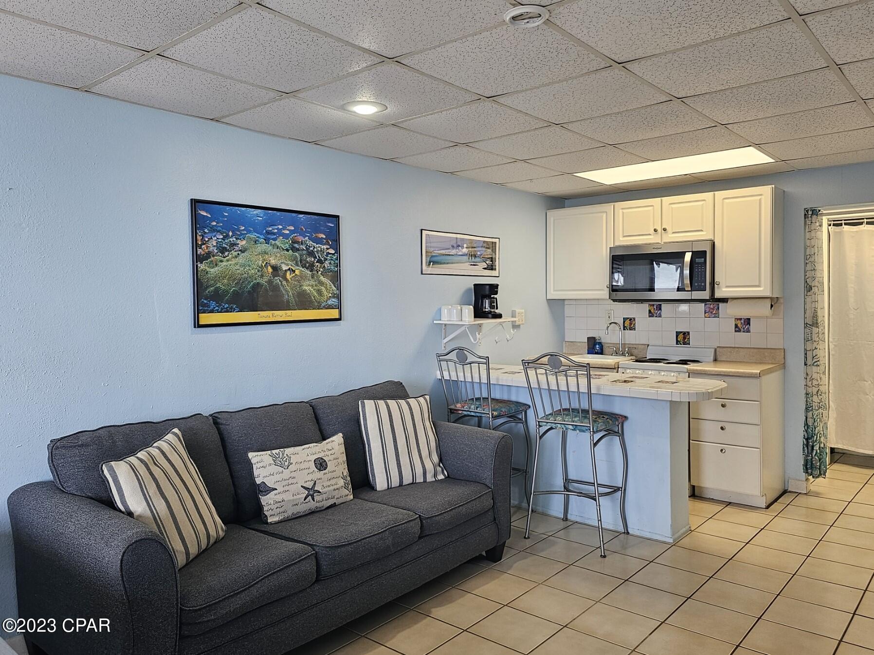 Fontainebleau Terrace - Residential