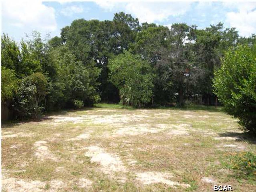 0.22 Acre (65 X 145 feet) vacant lot in downtown Panama City.
