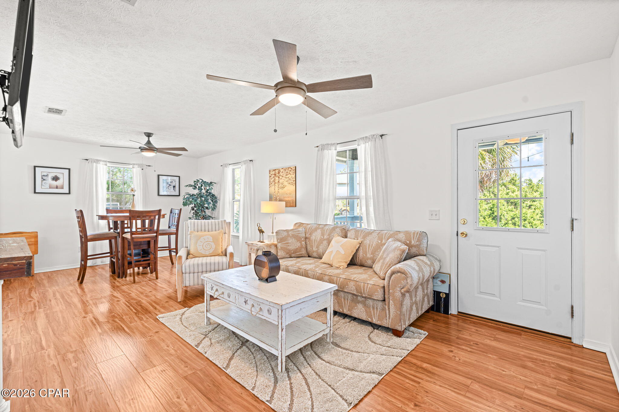 Palm Breeze - Residential