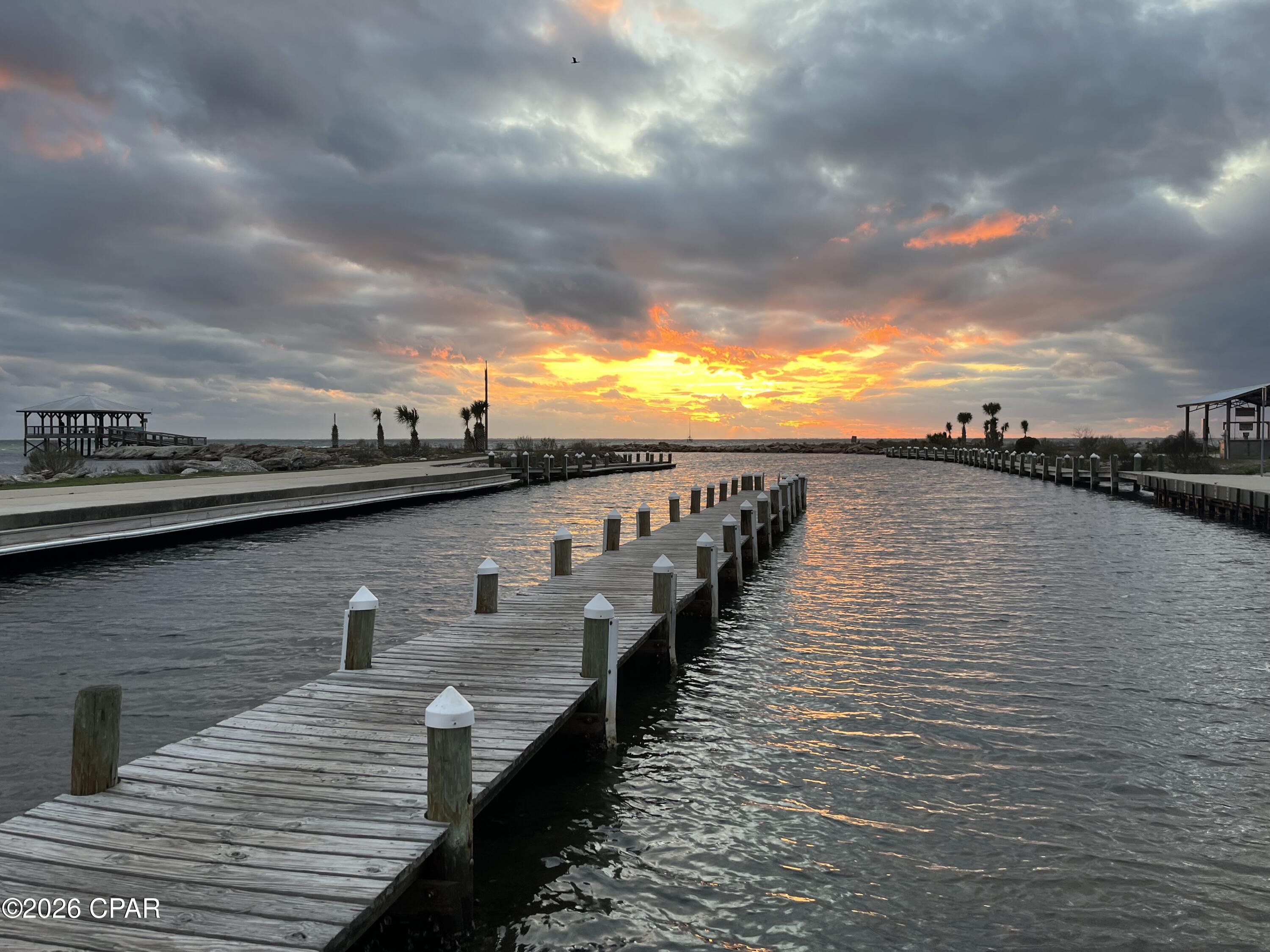 Palm Breeze - Residential