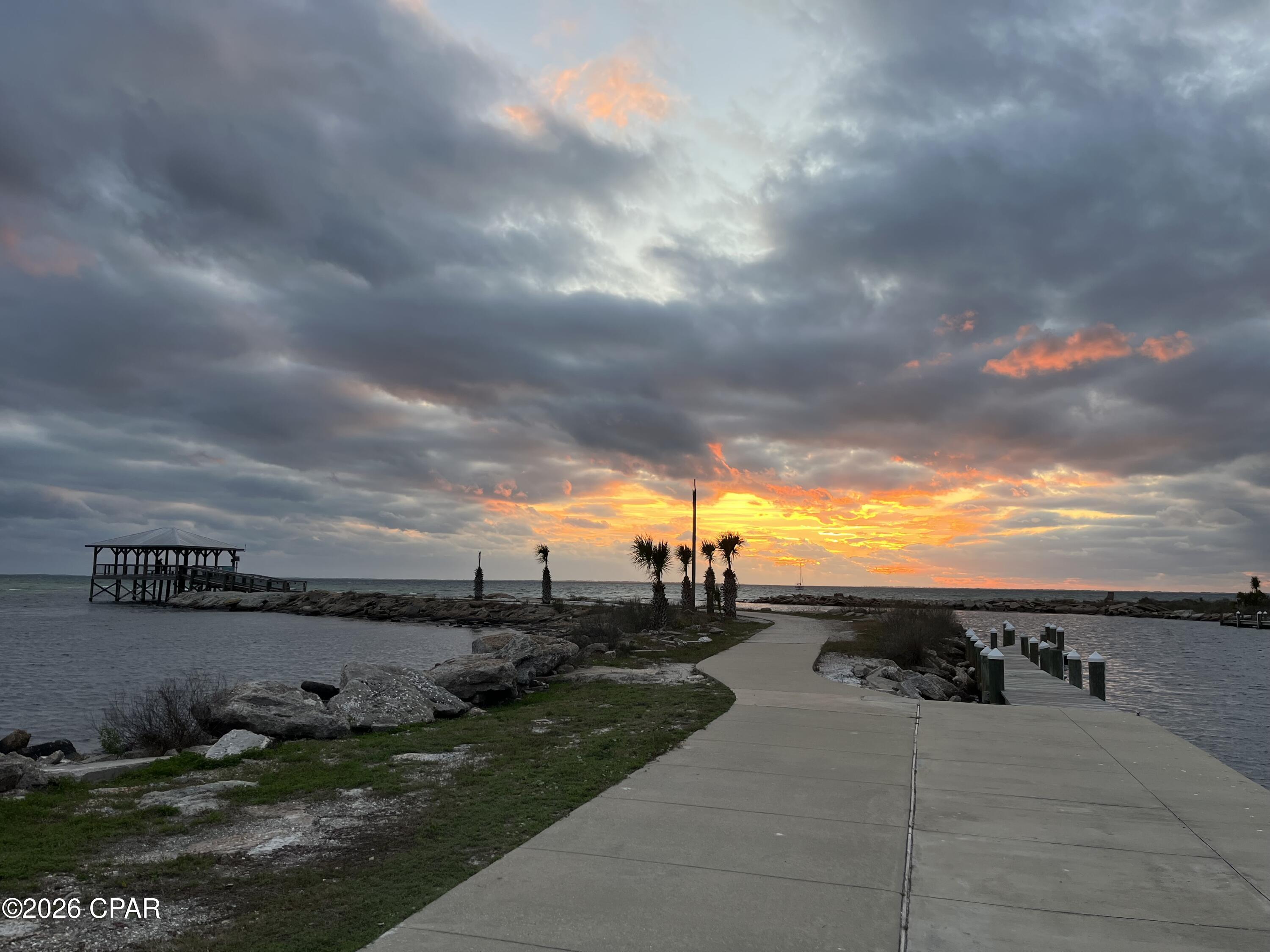 Palm Breeze - Residential