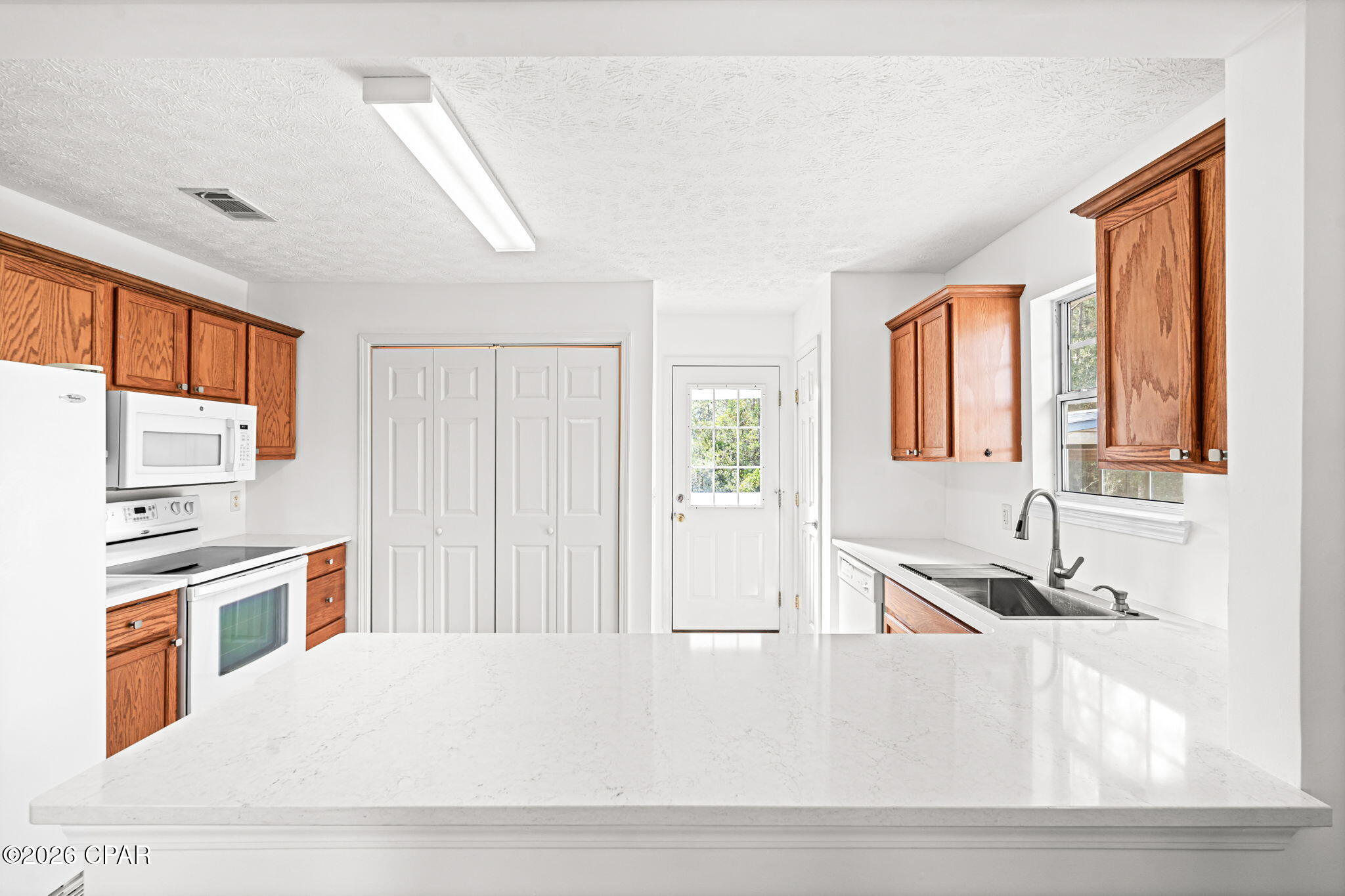 Palm Breeze - Residential