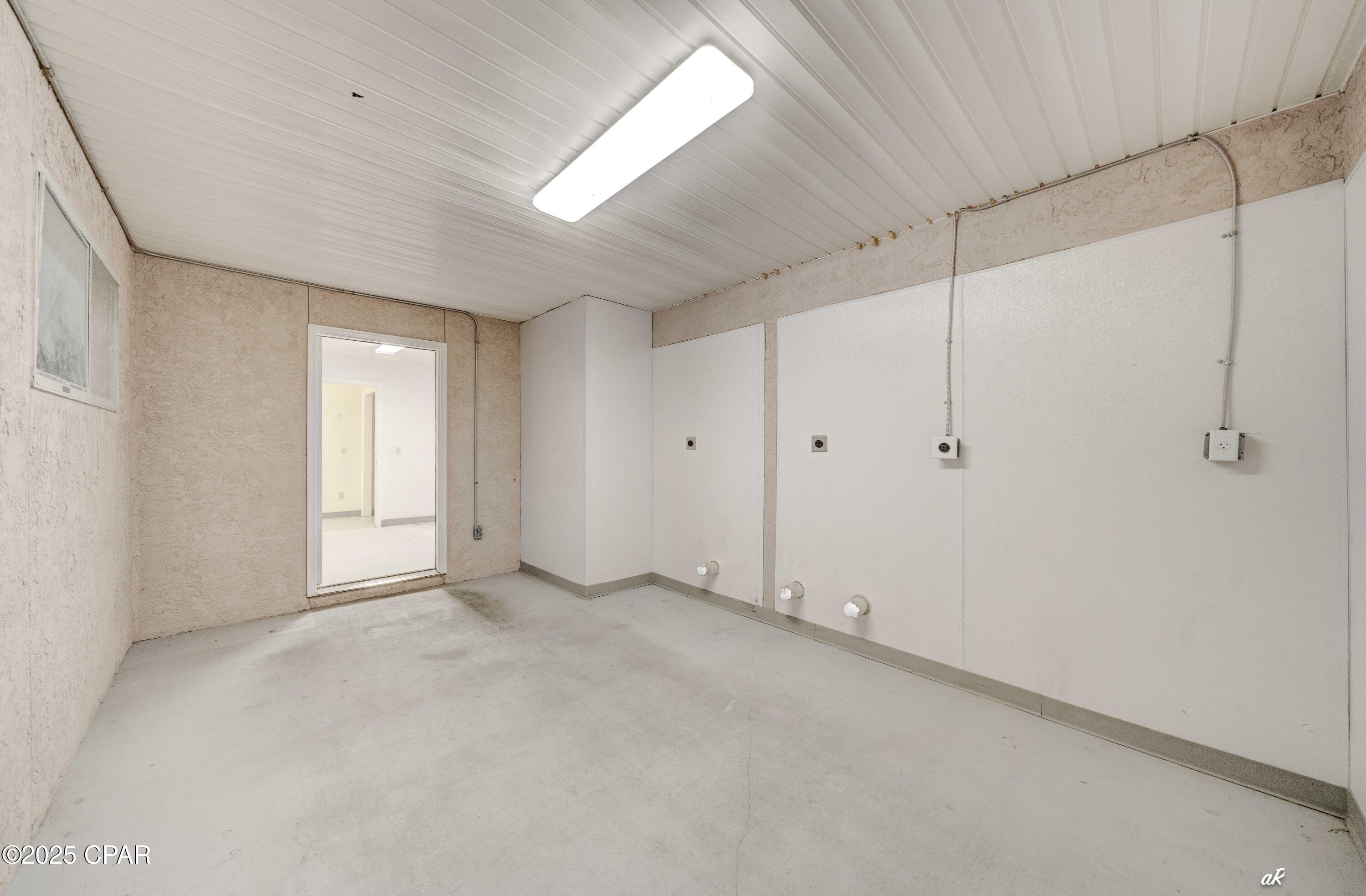 [No Recorded Subdiv] - Commercial Sale