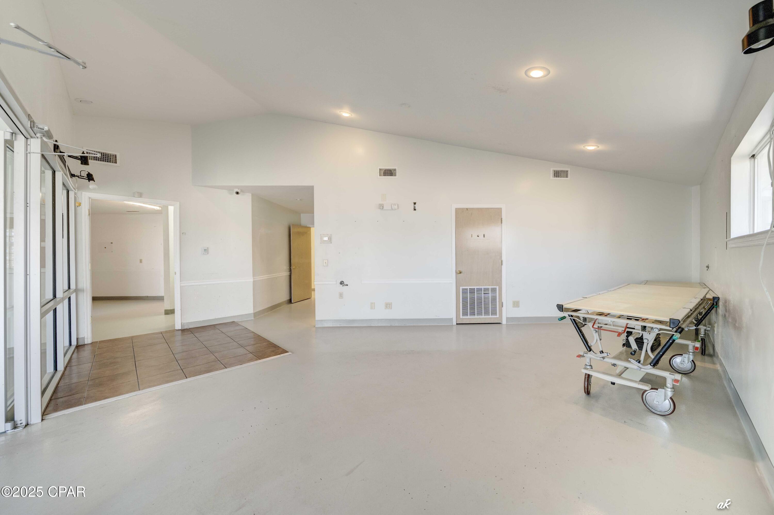 [No Recorded Subdiv] - Commercial Sale