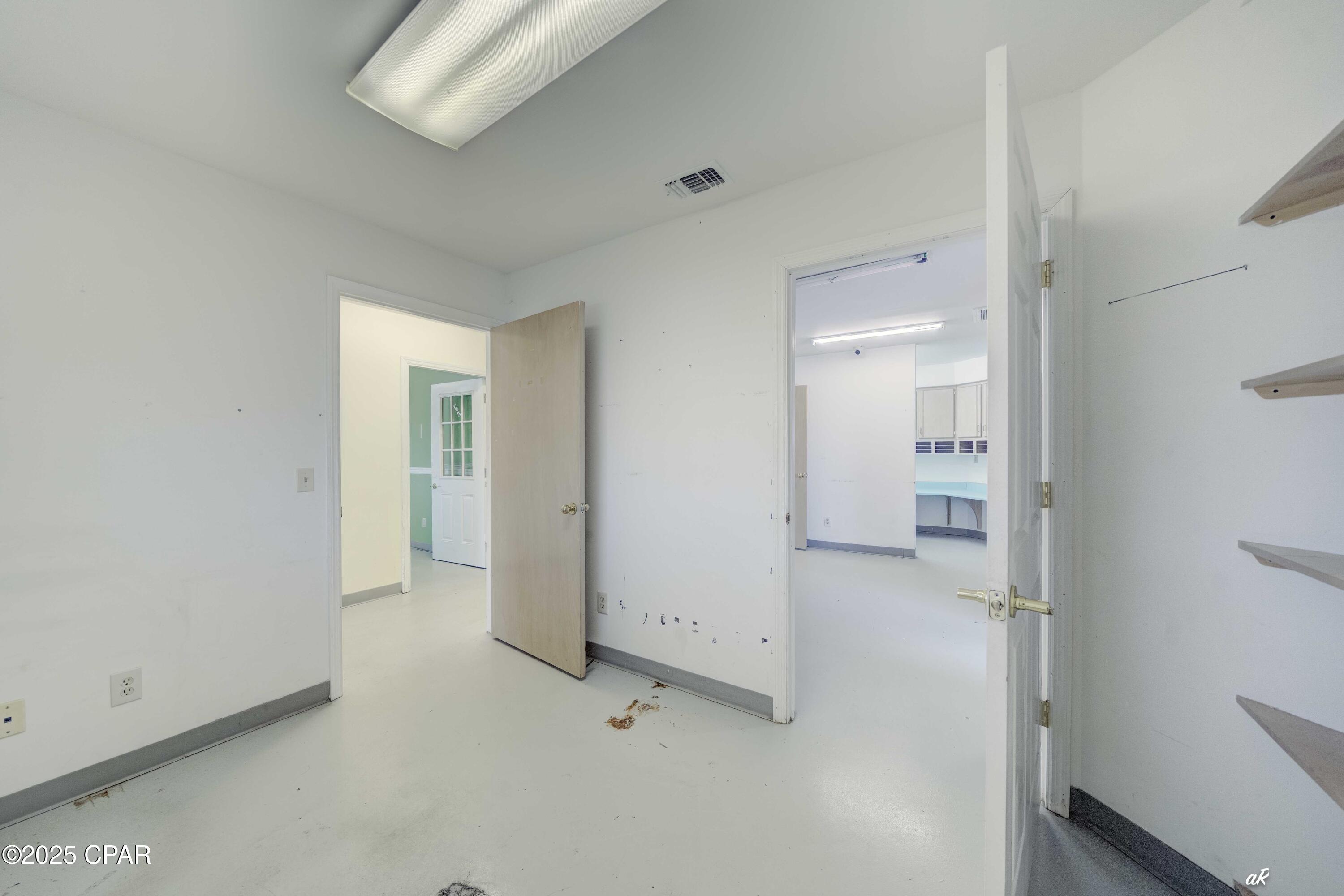 [No Recorded Subdiv] - Commercial Sale