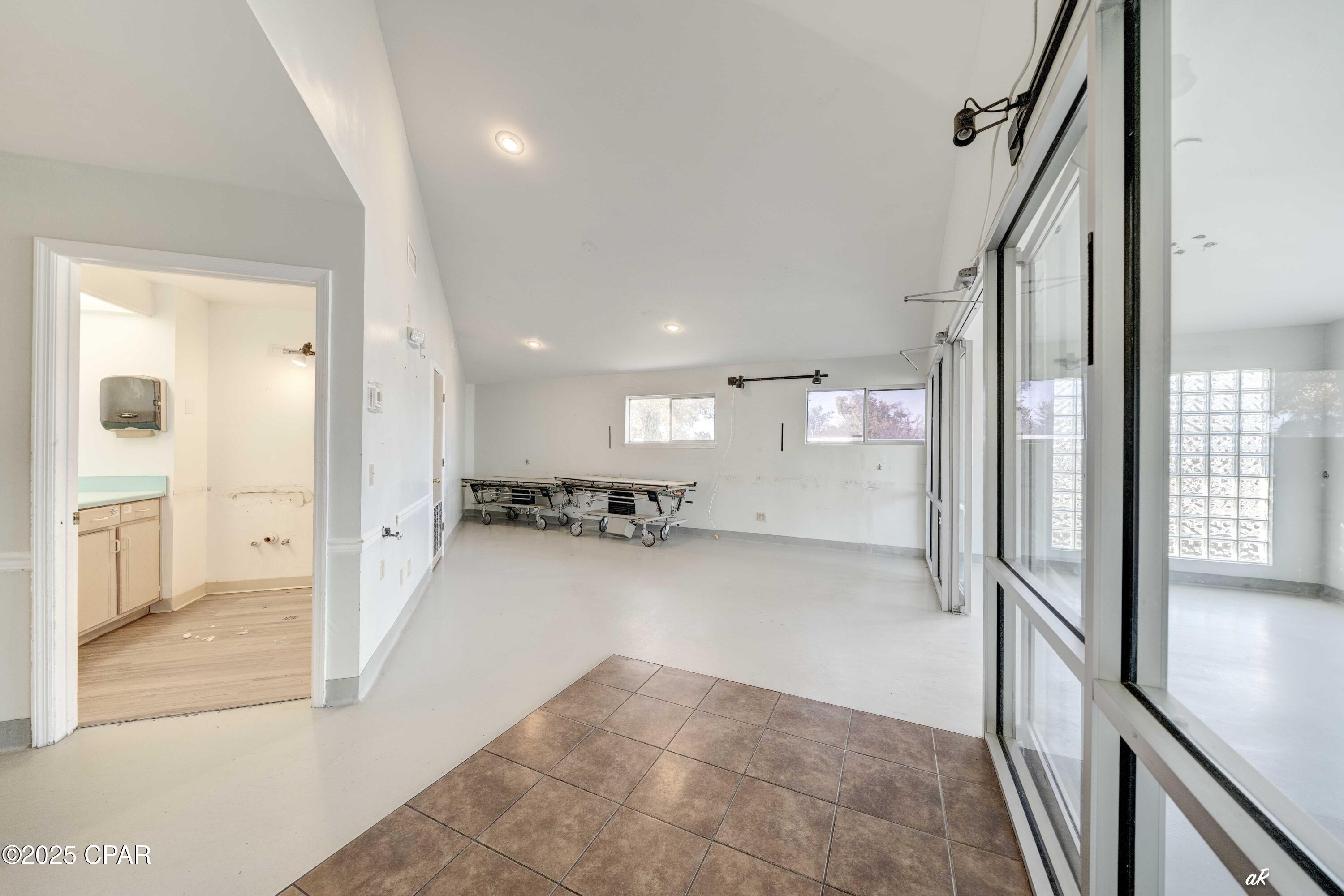 [No Recorded Subdiv] - Commercial Sale