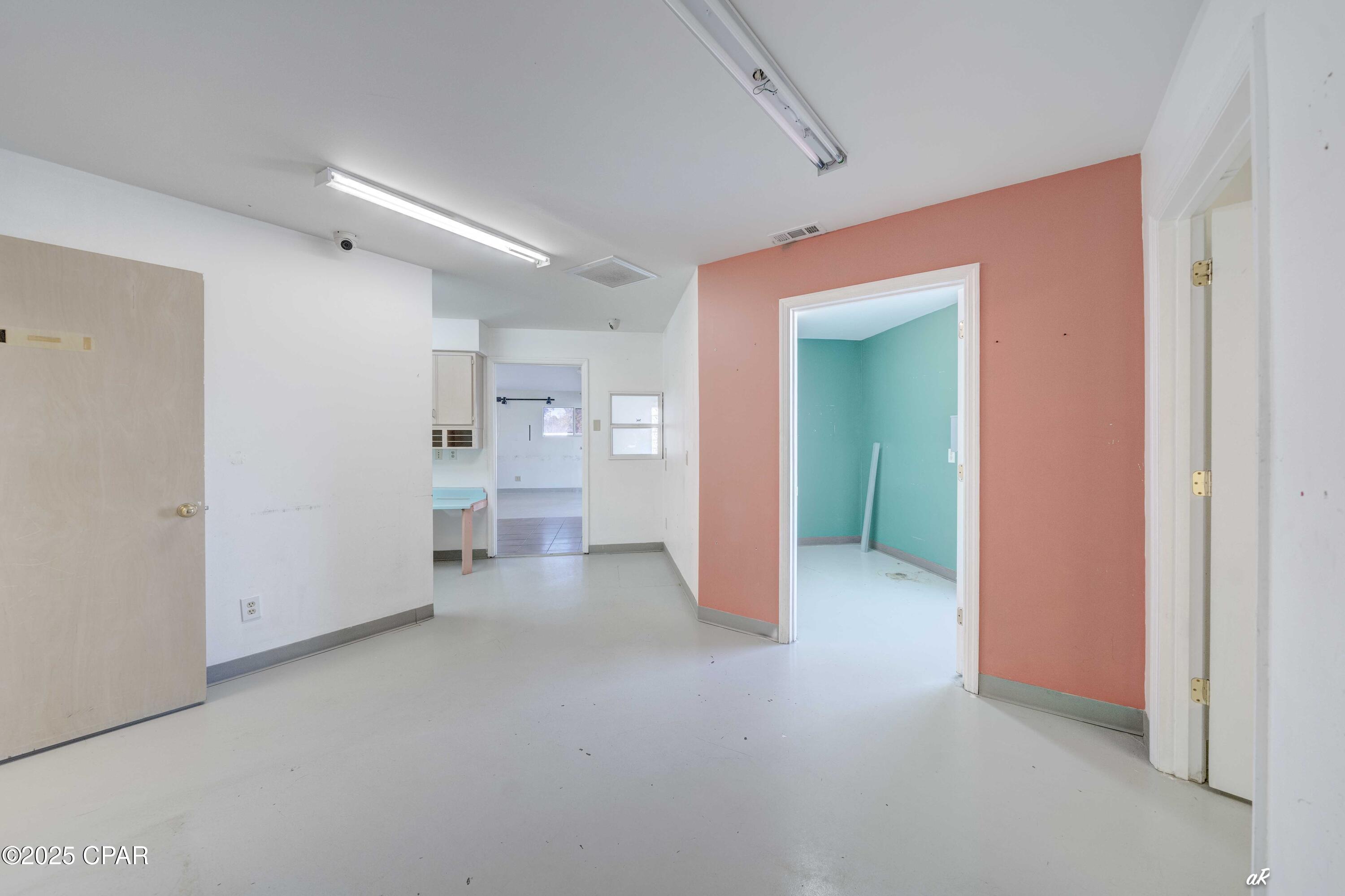 [No Recorded Subdiv] - Commercial Sale