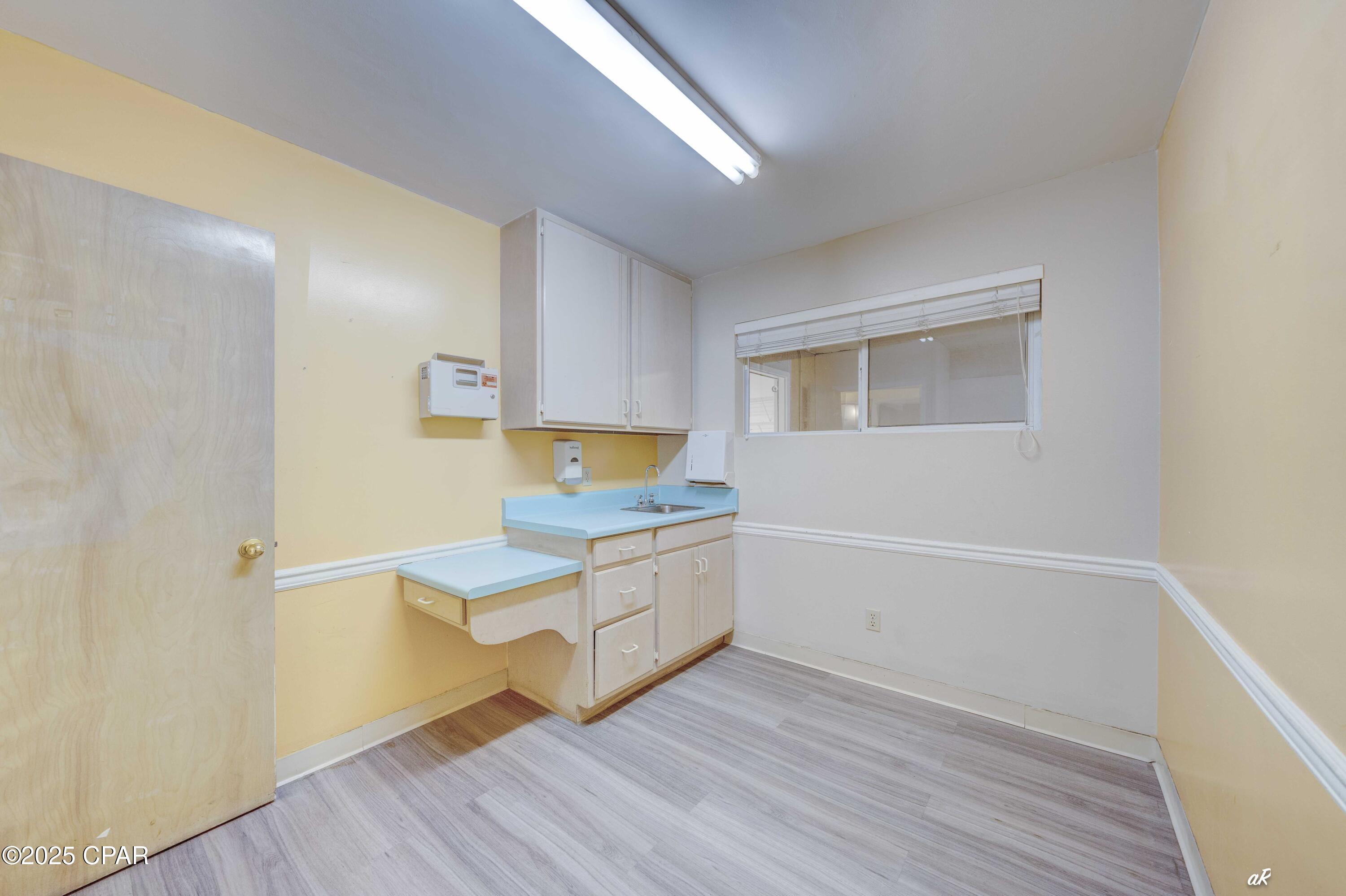 [No Recorded Subdiv] - Commercial Sale