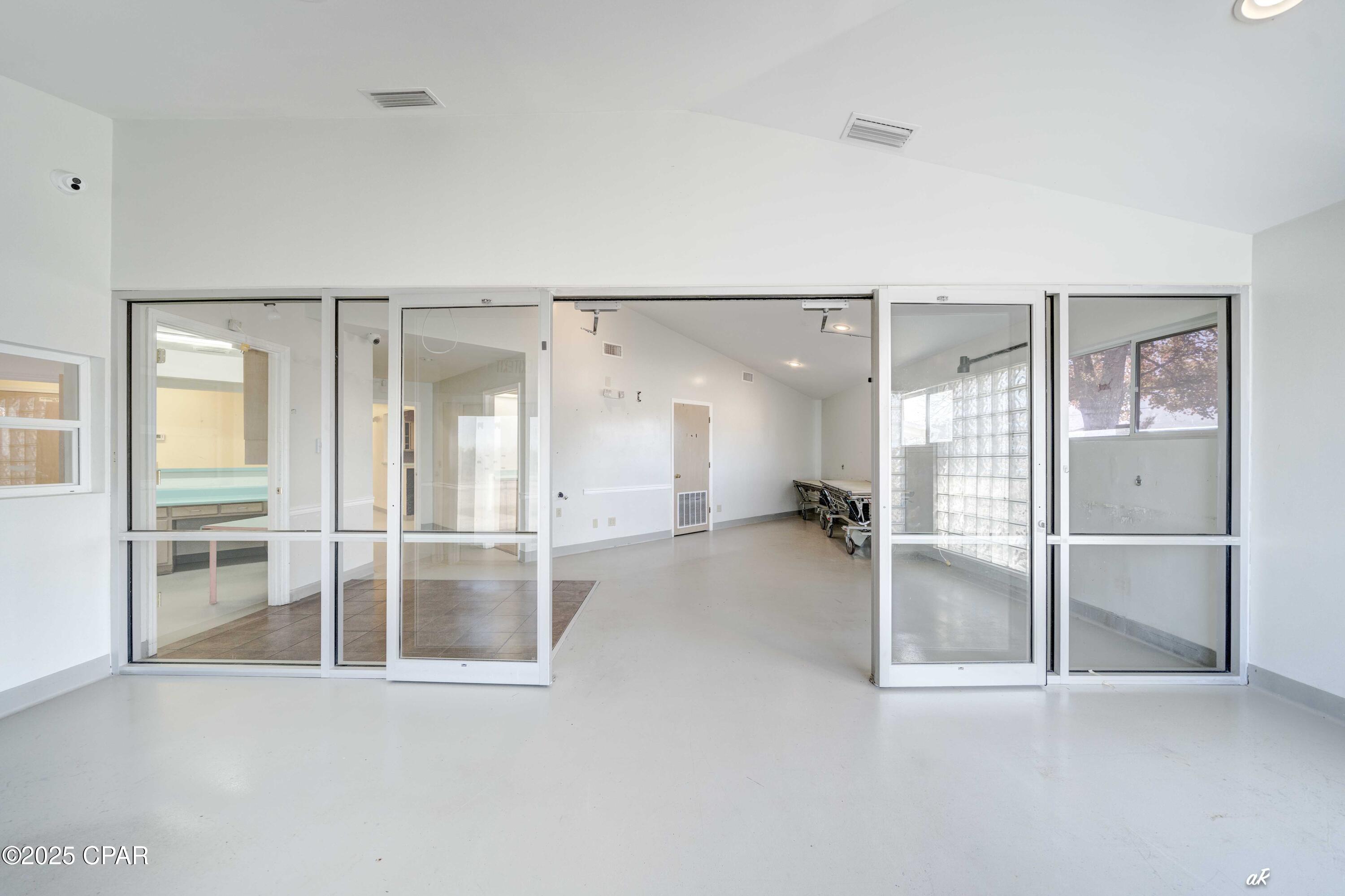 [No Recorded Subdiv] - Commercial Sale