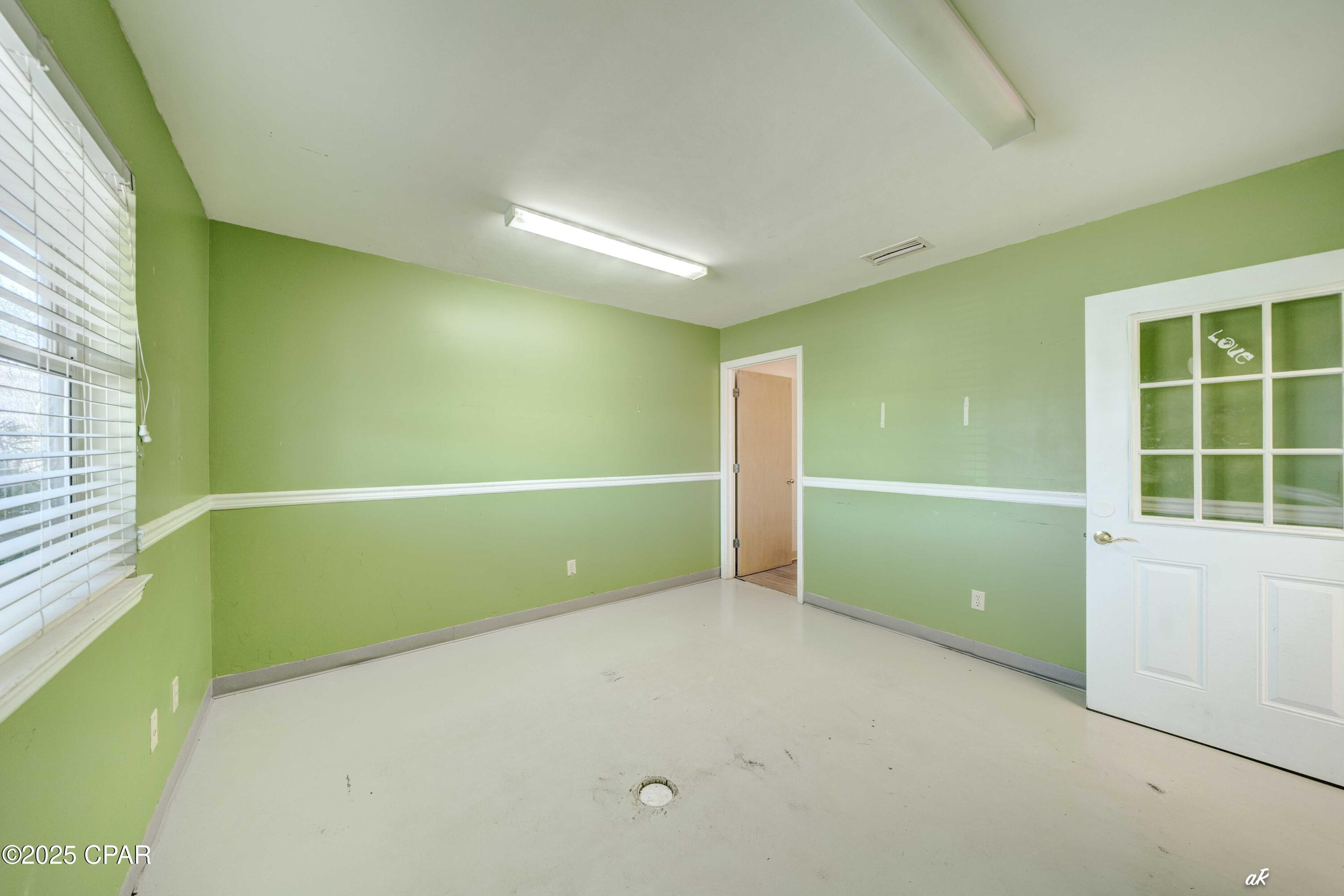 [No Recorded Subdiv] - Commercial Sale