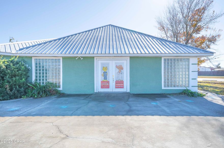 ' CURRENTLY UNDER CONTRACT, SELLER WILL CONSIDER BACKUP OFFERS' Prime commercial building for sale in the HEART of Springfield.  Conveniently located on 15th St and just one block from Transmitter Rd.  Ideal location for any business with easy access and expansive parking lot. This property offers nice size reception/workstation area, 5 exam rooms and 3 private offices. Building is located on .68 acres.  new metal roof and updated HVAC. The exterior has a covered front porch and decent size carport located in rear.  Discover endless opportunities as this building can be used for many purposes and is ready to take on it's next business!