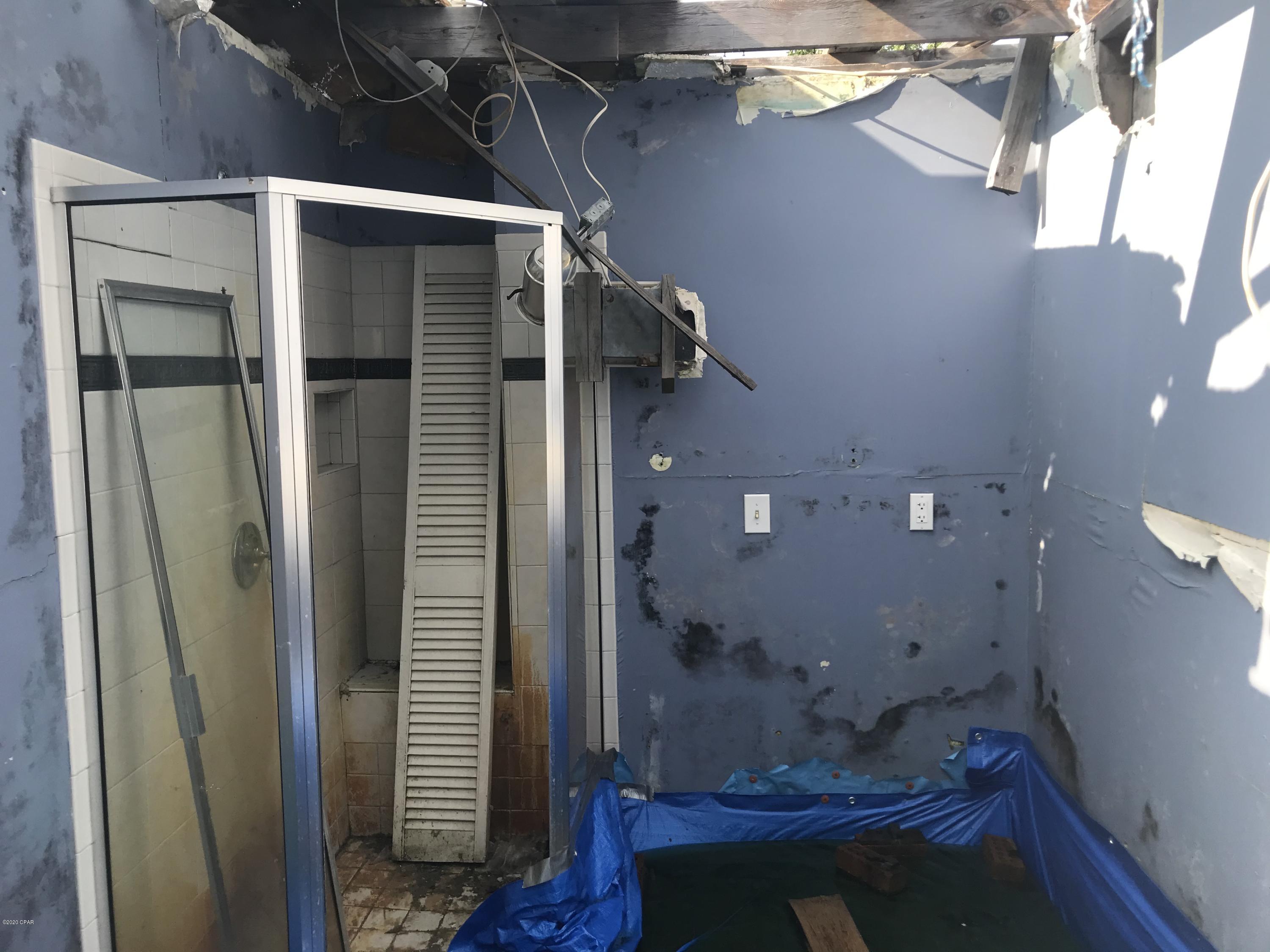 College Point 2nd Add - Residential