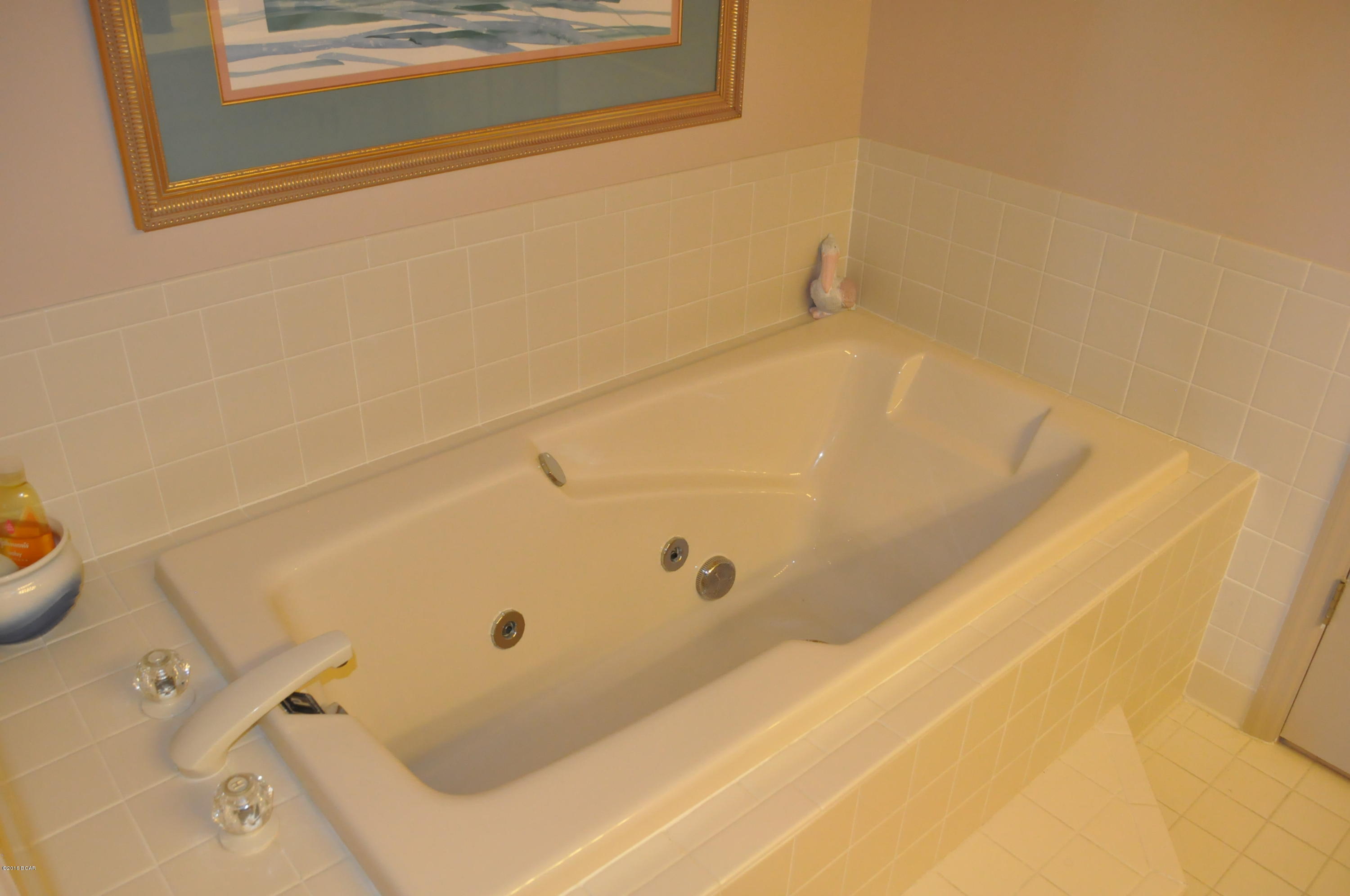 Summerwinds Condo - Residential