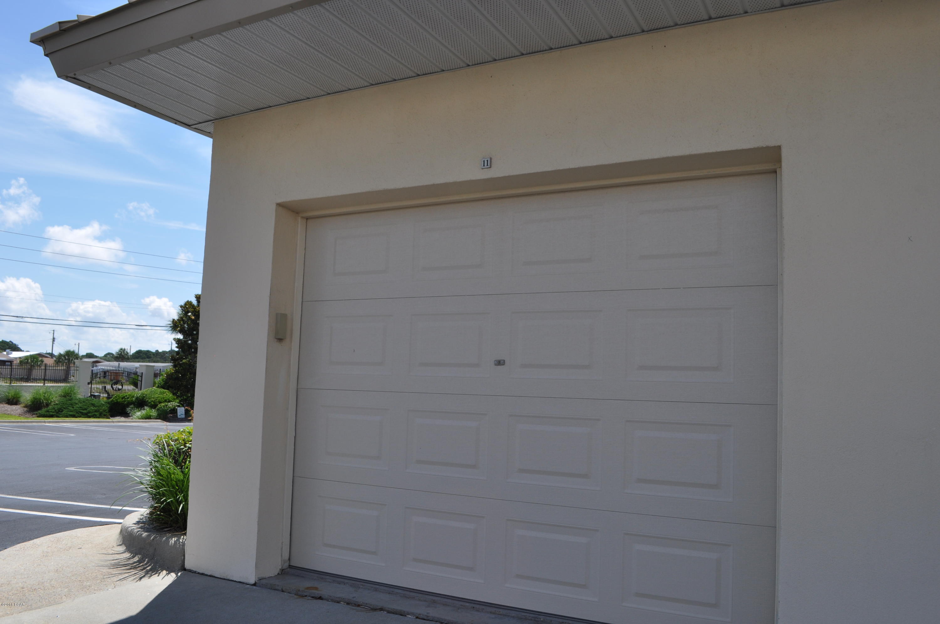 Summerwinds Condo - Residential