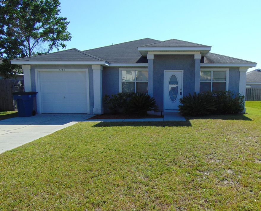 Beautiful Florida Cottage in Venetian Village! Great starter home, close to everything! A/C is only 3 years old,home has been recently painted, and has new carpet!