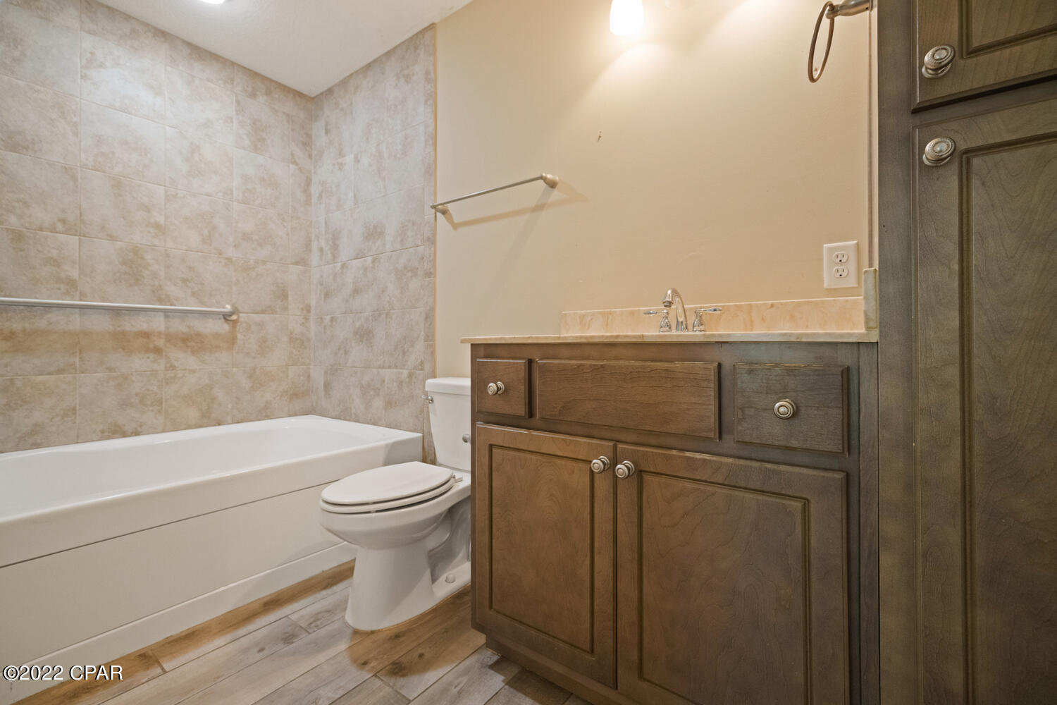 Laguna Beach Estates 7th Add - Residential