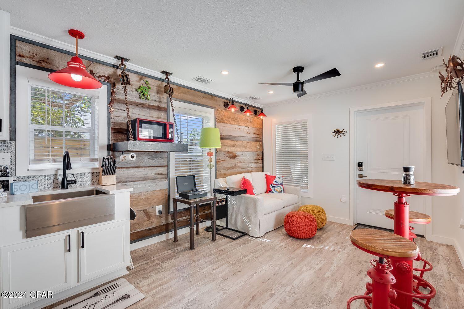 Gulf Shore Manor - Residential