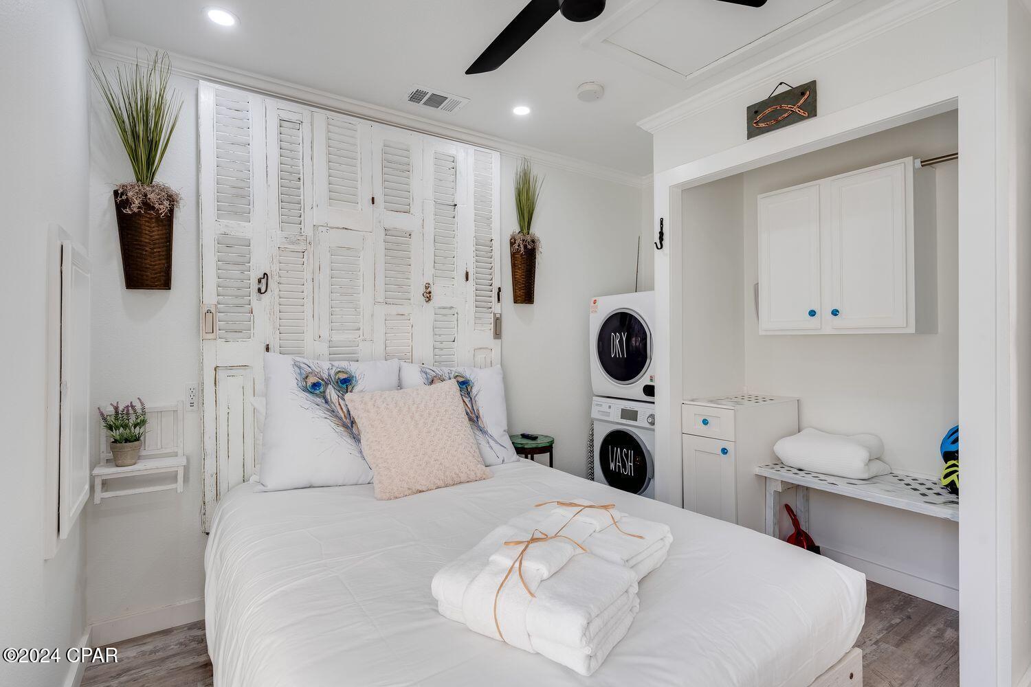 Gulf Shore Manor - Residential