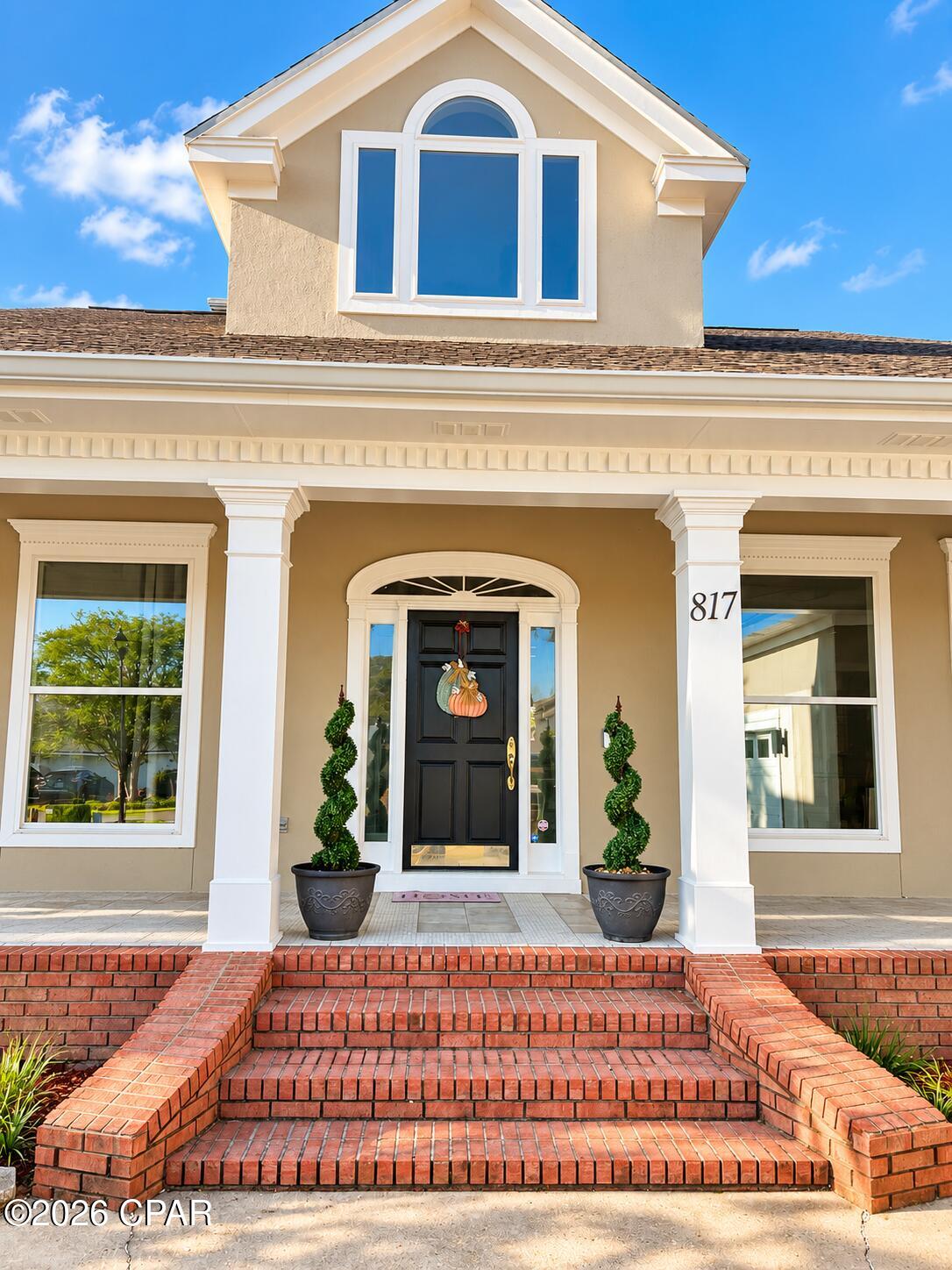 817 Dolphin Drive
