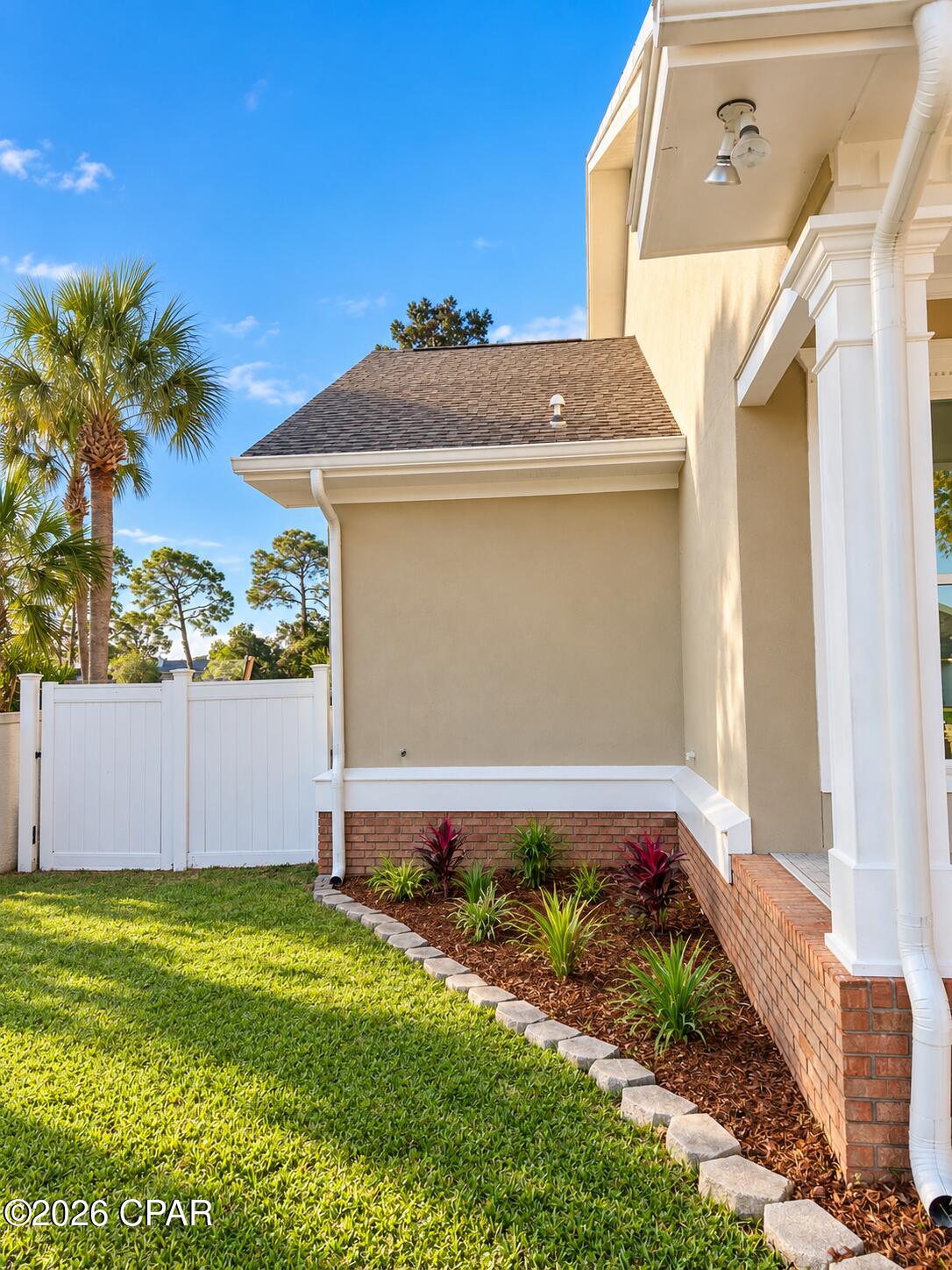 817 Dolphin Drive