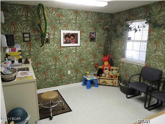 Kings Point - Commercial Sale