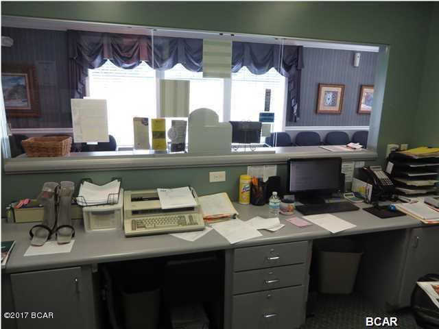 Kings Point - Commercial Sale