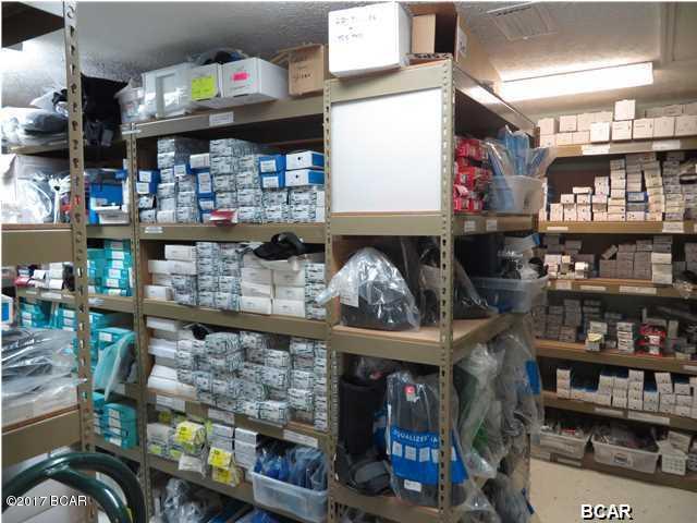 Kings Point - Commercial Sale