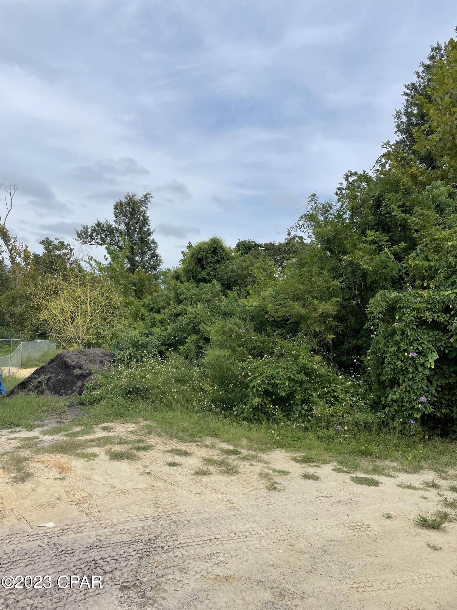 [No Recorded Subdiv] - Land