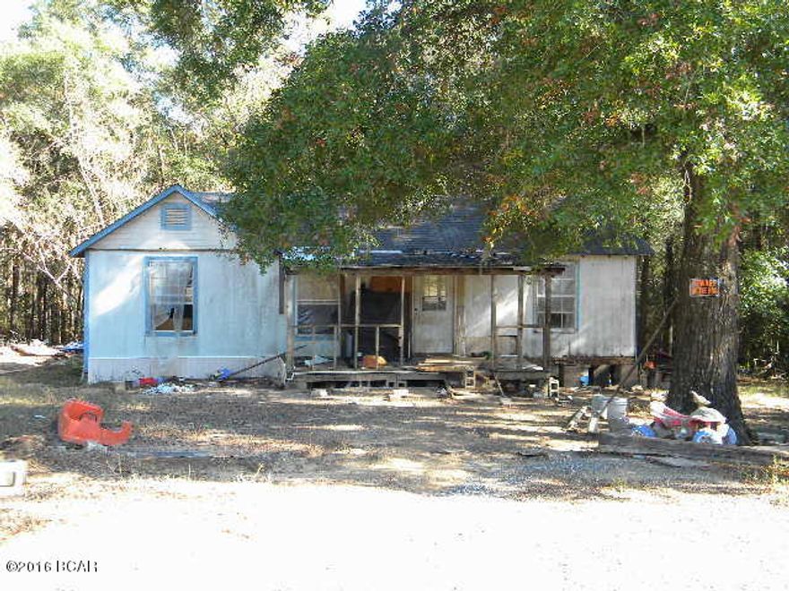 5 acres of Hwy frontage close to lakes.