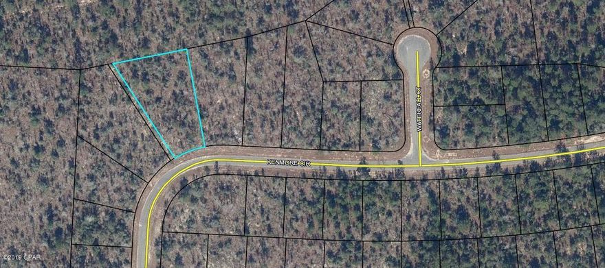 Oversized (.53 acre) building lot in the Sunny Hills community. Lot backs up to a greenbelt area so there will be no back door neighbors except maybe for the deer. Sunny Hills is located 25 miles north of Panama City and 18 miles south of Chipley. This community features a popular 18 hole public golf course and many fine fishing and recreation lakes. Great opportunity to invest in the future of the Florida Panhandle. Buyer to pay Title Insurance, Closing Fee, and Doc Stamps on the Deed.