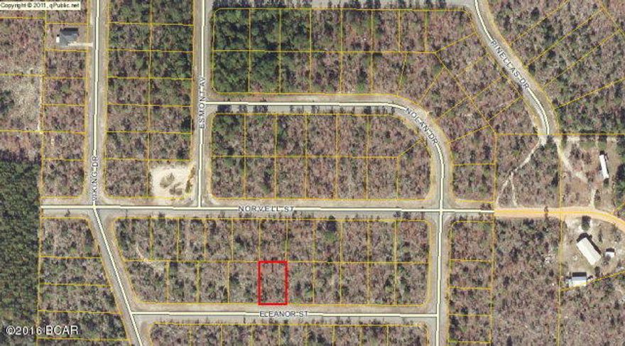 Great buildable lot in the Sunny Hills community. Lot is located close to HWY 77 for that easy commute to Chipley or Panama City. Sunny Hills offers a popular 18 hole public golf course and many fine fishing and recreation lakes. Affordable place to build your new home, or invest in the future of the Florida Panhandle. Owner will consider financing $2000 on a short term note. You owe it to yourself to investigate this community and see what it has to offer.