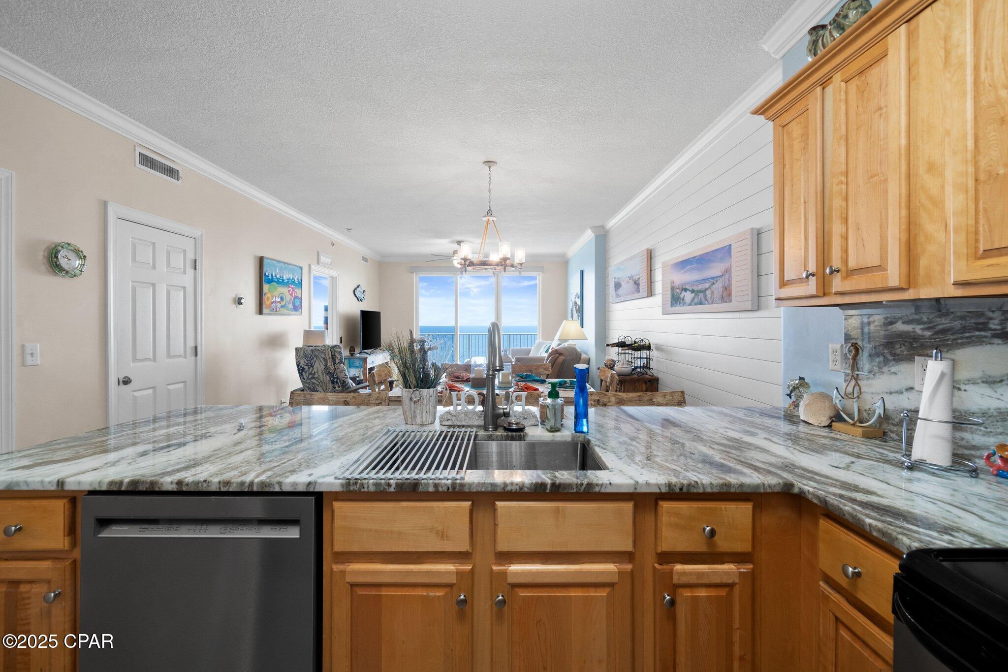 Tropic Winds - Residential