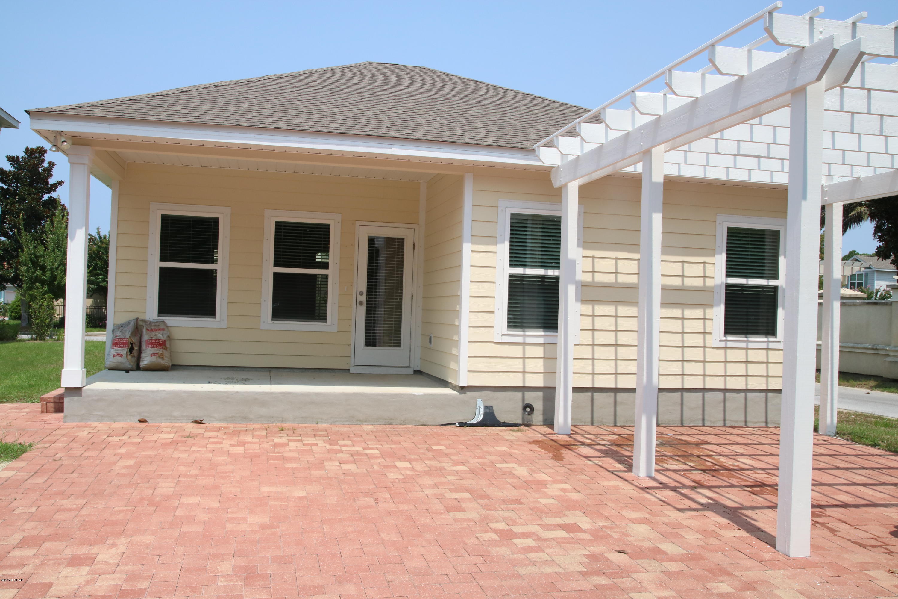 Magnolia Bay Club - Residential