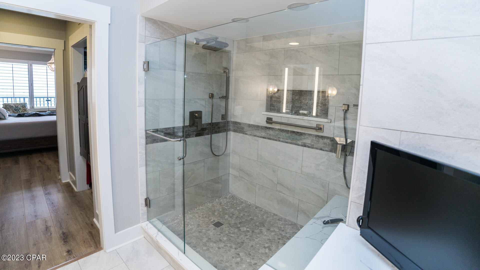 Summerwinds Condo - Residential