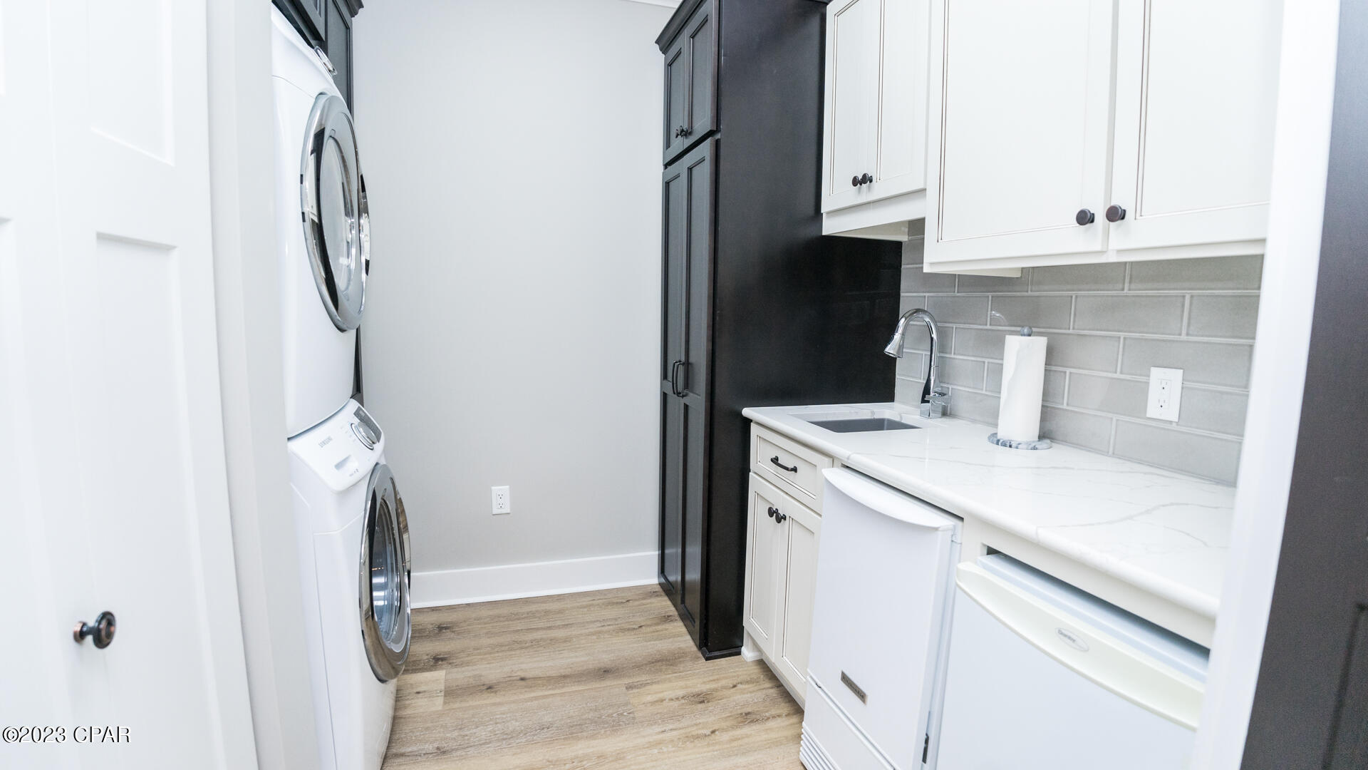 Summerwinds Condo - Residential