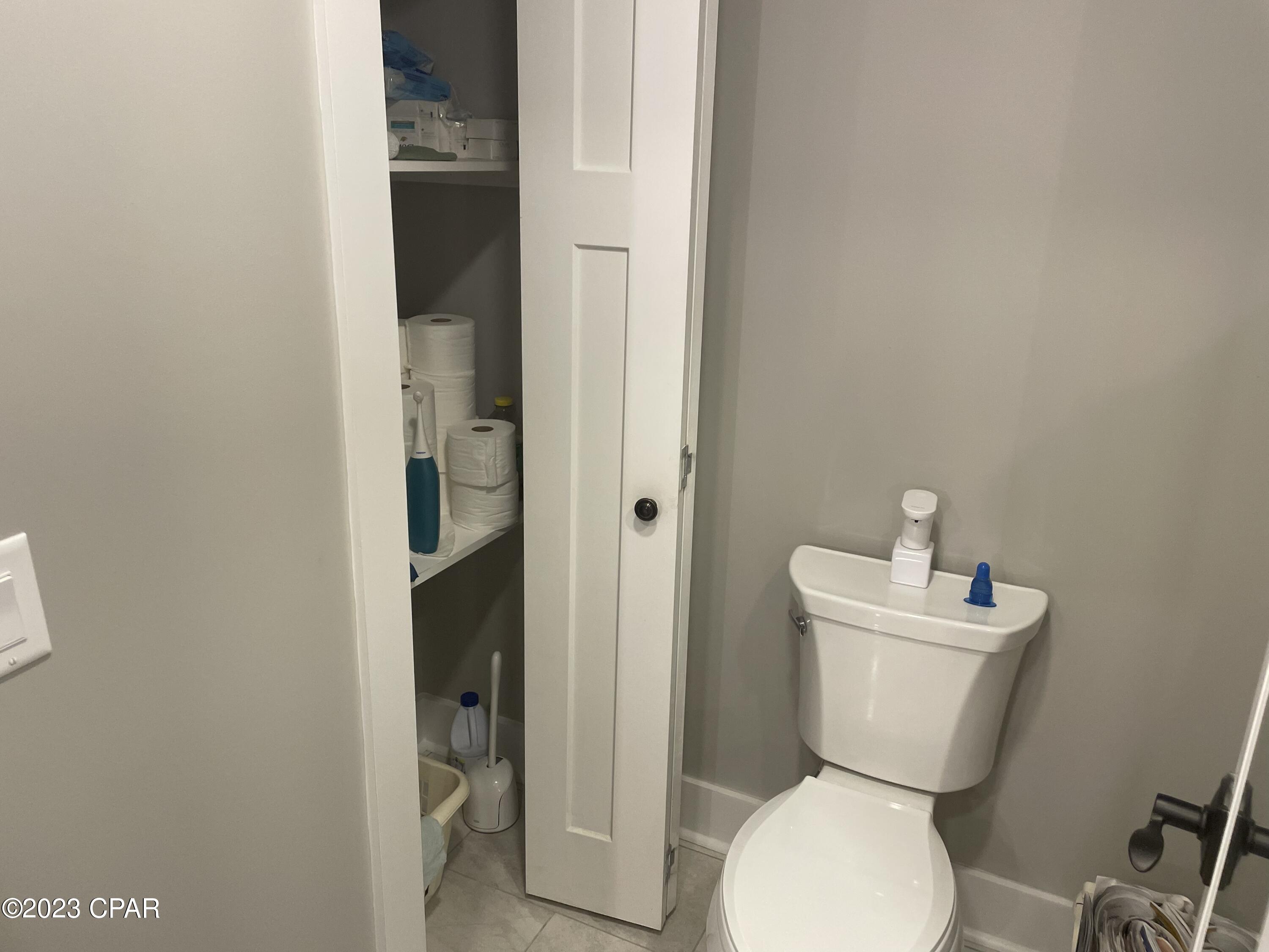 Summerwinds Condo - Residential